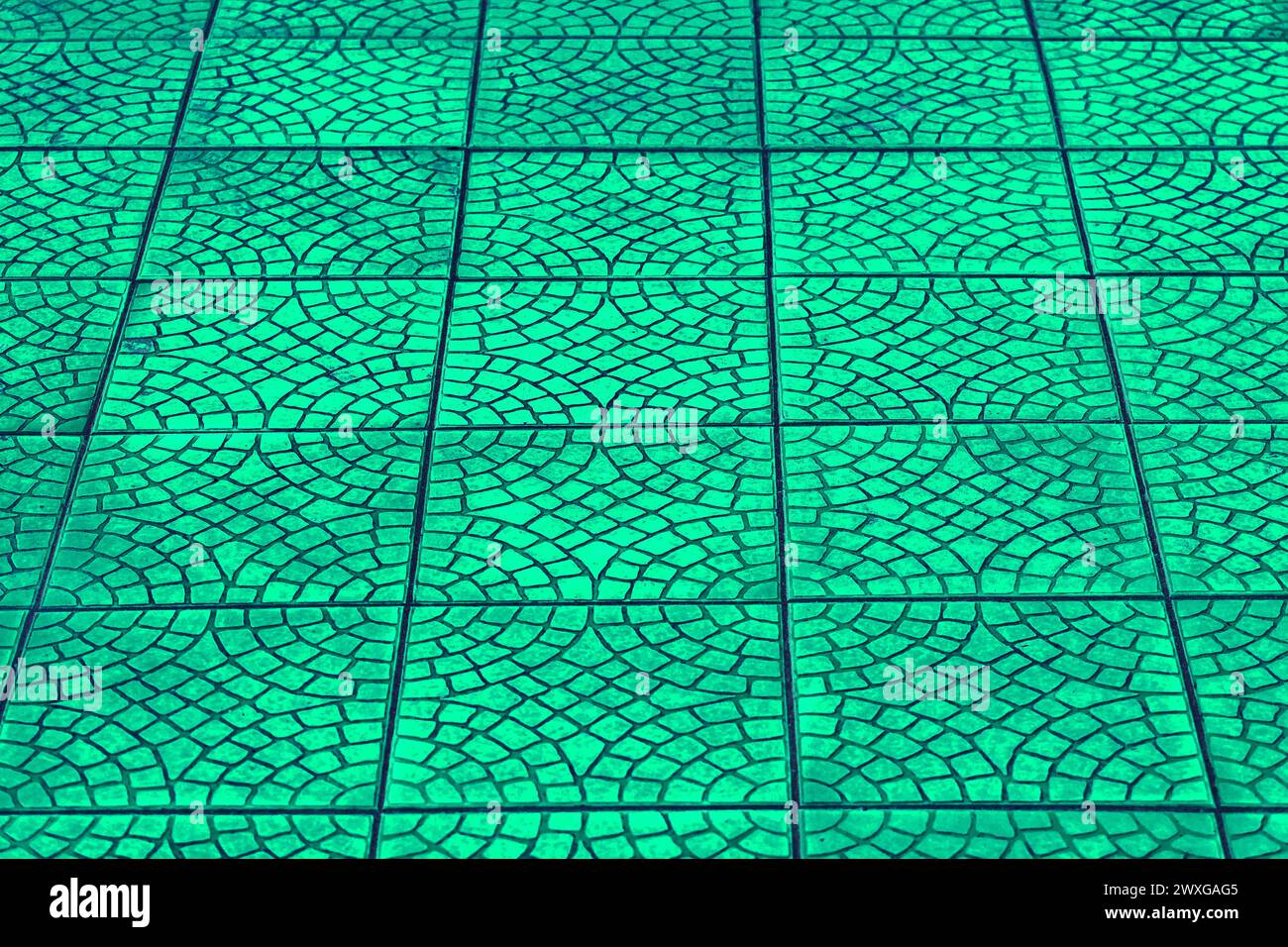 Aquamarin Azure Bodenfliese Abstrakte Steinmuster Mosaik Pflaster Stadt Straße Straße Textur Hintergrund Struktur. Stockfoto