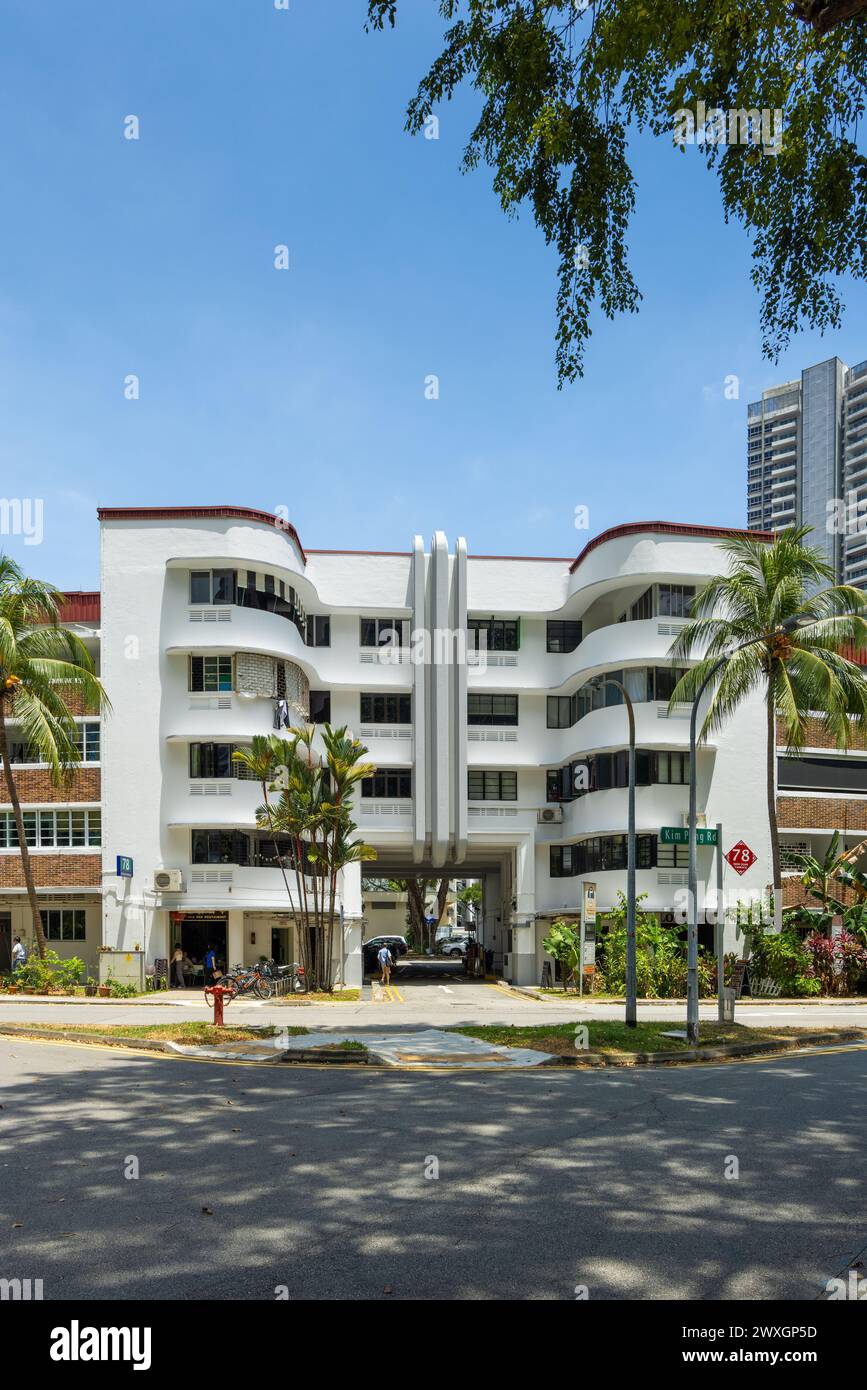 78 Moh Guan Terrace, Pferdeschuhblock, Tiong Bahru, modernistische begehbare Apartments in Singapur, entworfen im stromlinienförmigen modernen Stil von Stockfoto