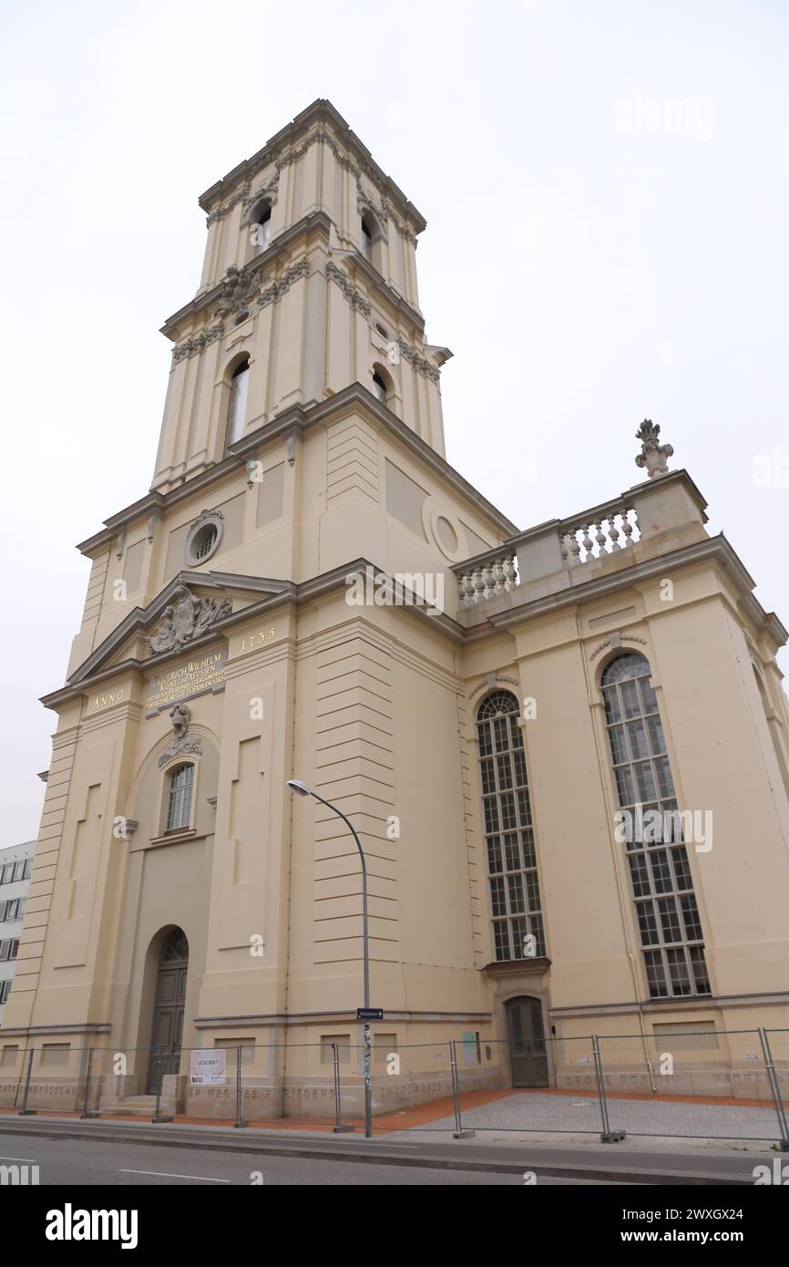 Die Baustelle für den Wiederaufbau des Turms der Garnisonkirche in Potsdam, 30. März 2024. Wiederaufbau Garnisonkirche Potsdam *** die Baustelle für den Wiederaufbau des Turms der Garnisonkirche Potsdam, 30. März 2024 Wiederaufbau der Garnisonkirche Potsdam Stockfoto