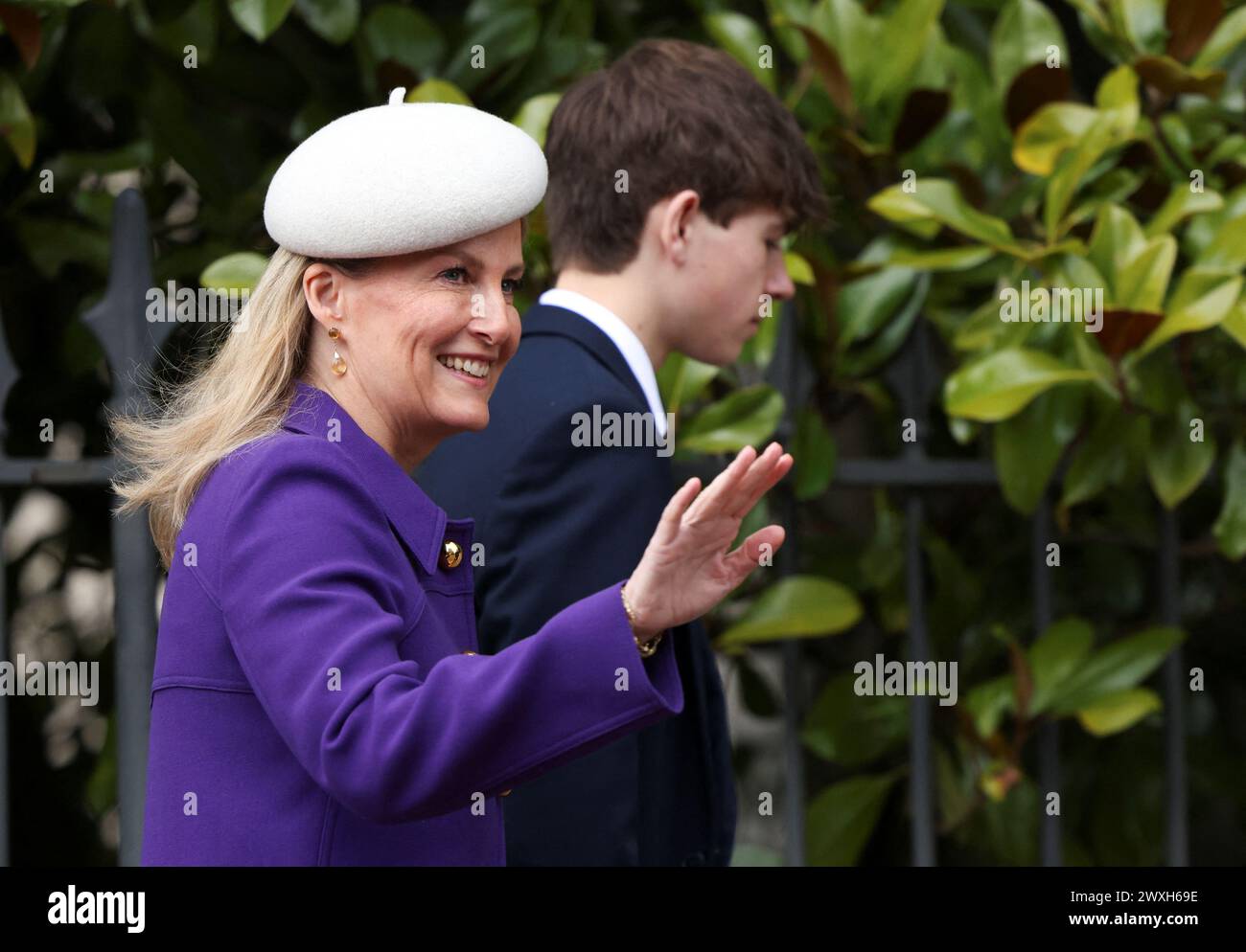 Die Herzogin von Edinburgh und der Earl of Wessex, nach dem Ostermattinsdienst in der St. George's Chapel in Windsor Castle in Berkshire. Bilddatum: Sonntag, 31. März 2024. Stockfoto