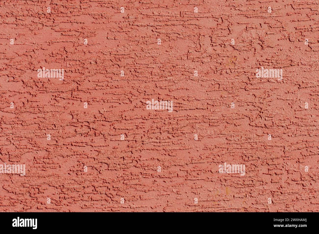 Rotbraune Gipsrinde Käfer Wand Stuck abstraktes Muster raue Oberfläche Textur fester Hintergrund grob. Stockfoto