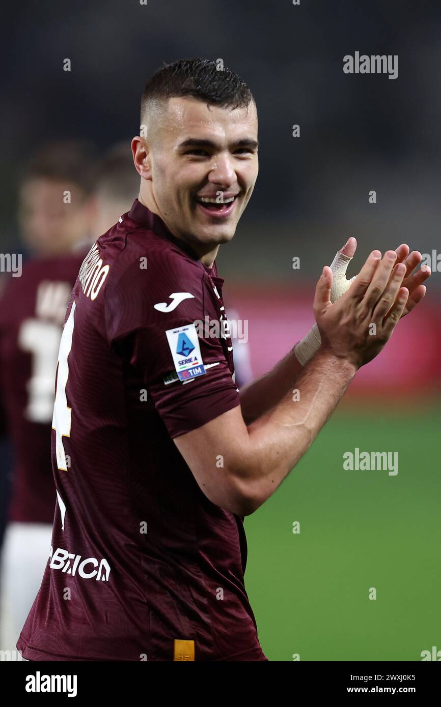 Alessandro Buongiorno vom FC Turin feiert am 30. März 2024 im Stadio Olimpico in Turin, Italien, das Spiel der Serie A zwischen Torino FC und AC Monza. Stockfoto