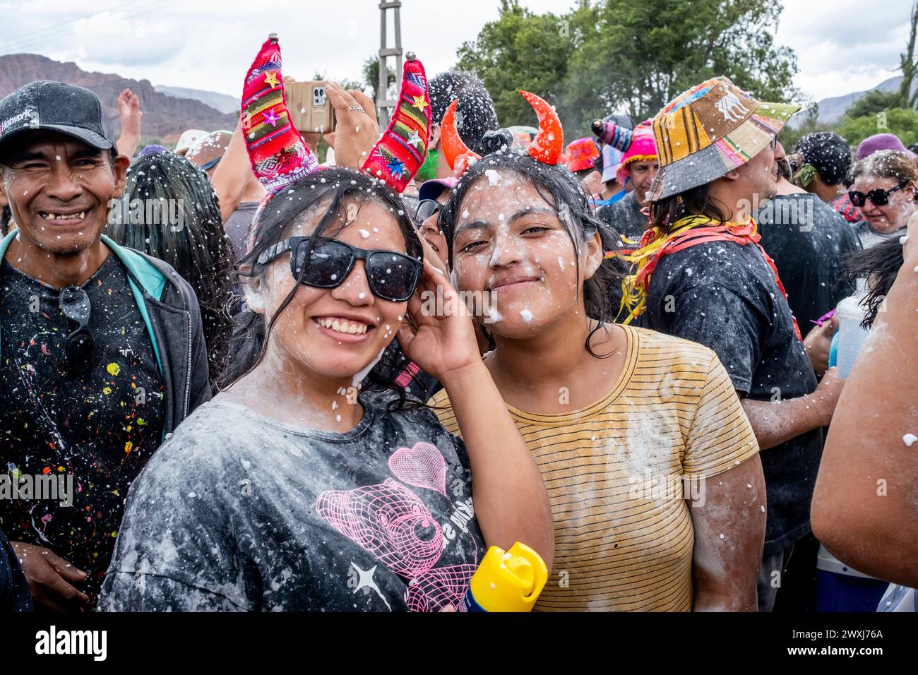 Karnevalsfeiern Beim Jährlichen Karneval In Tilcara, Provinz Jujuy, Argentinien. Stockfoto