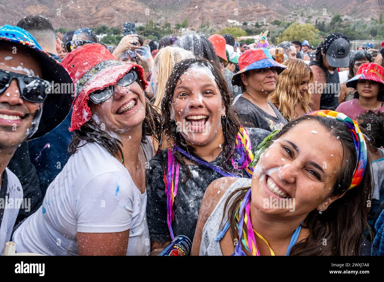 Karnevalsfeiern Beim Jährlichen Karneval In Tilcara, Provinz Jujuy, Argentinien. Stockfoto