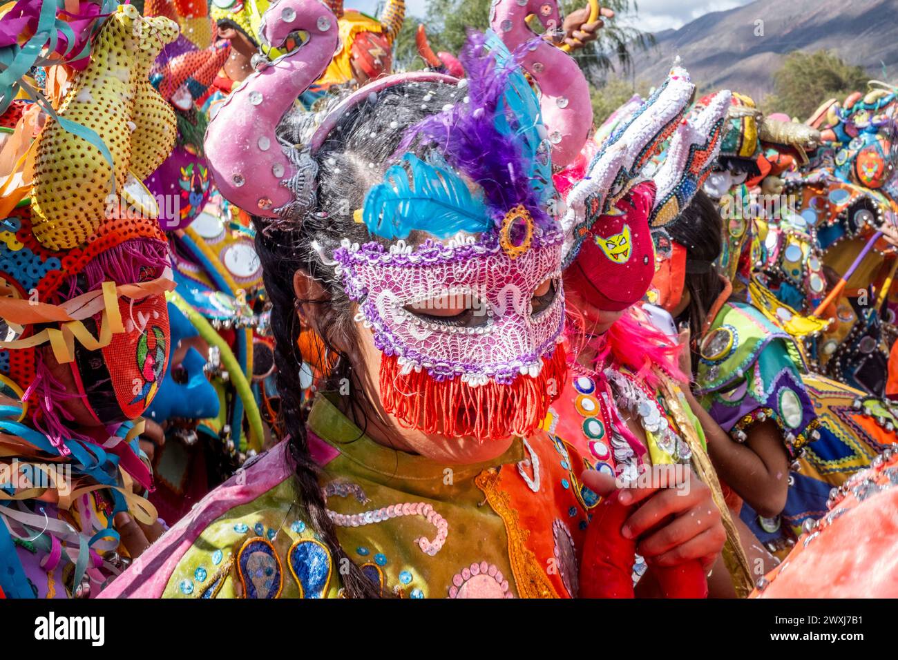 In Teufelskostümen Gekleidete Einheimische Nehmen Am Jährlichen Karneval In Tilcara, Provinz Jujuy, Argentinien Teil. Stockfoto