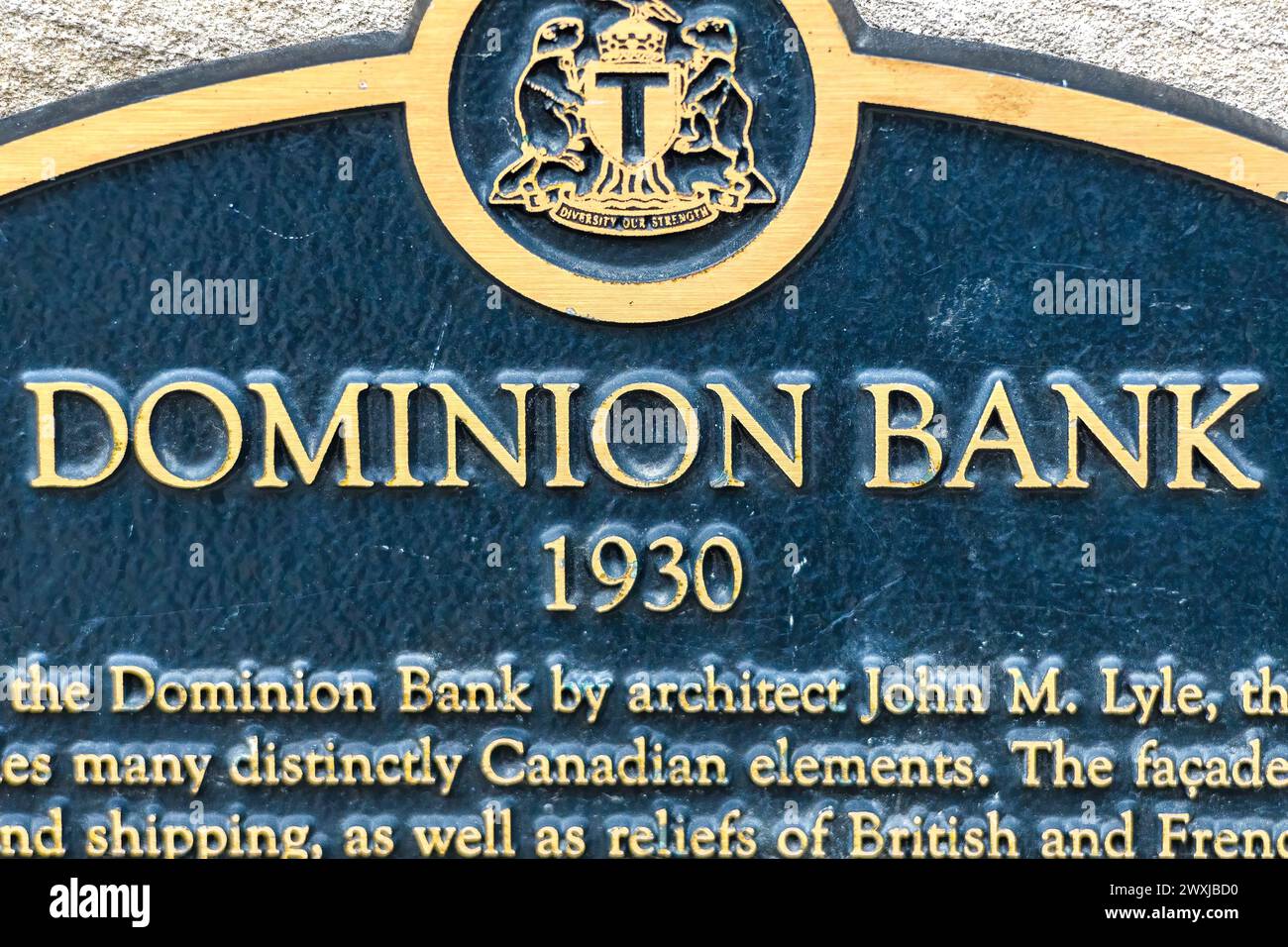 Gedenktafel mit Informationstext über das Gebäude der Dominion Bank 1930, Toronto, Kanada Stockfoto