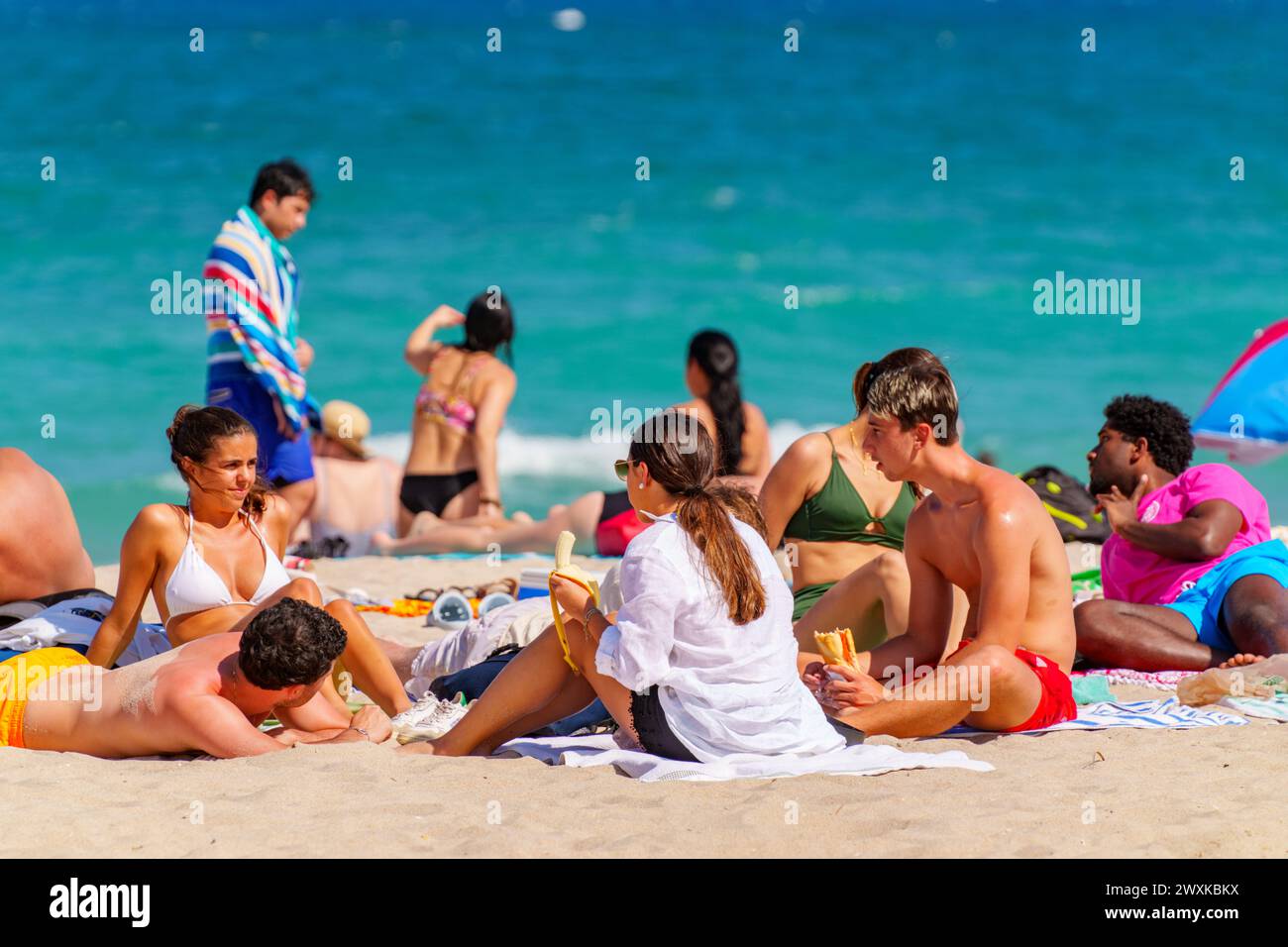 Fort Lauderdale, FL, USA - 30. März 2024: College Students Spring Break Fort Lauderdale Beach Florida 2024 Stockfoto