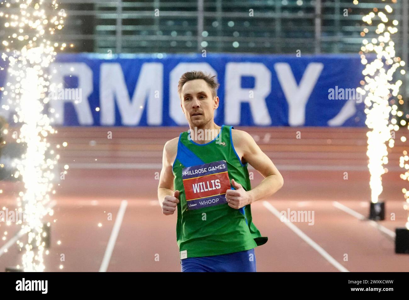 Nick Willis (NZL) wird vor dem Start der Wanamaker Mile bei den 114. Millrose Games in The Armory am Samstag, 29. Januar 2022 in New York vorgestellt. (David Hicks/Bild des Sports) Stockfoto