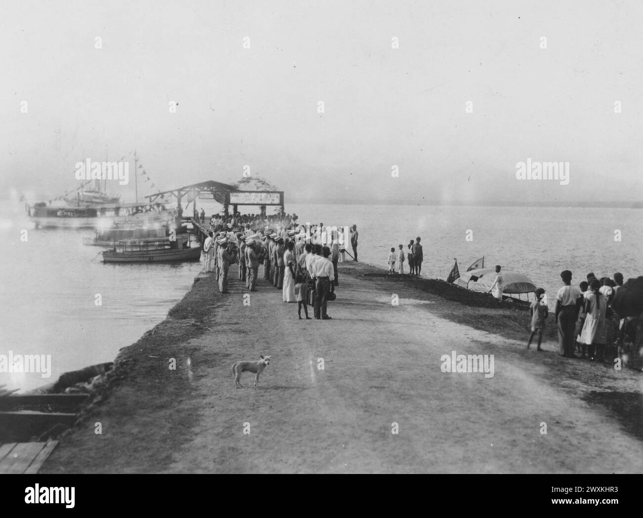 Provinz Palawan, die Ankunft des amtierenden Gouverneurs General Butte und Partei in Puerto Princesa, Palawan, Philippinen CA. 1932 Stockfoto