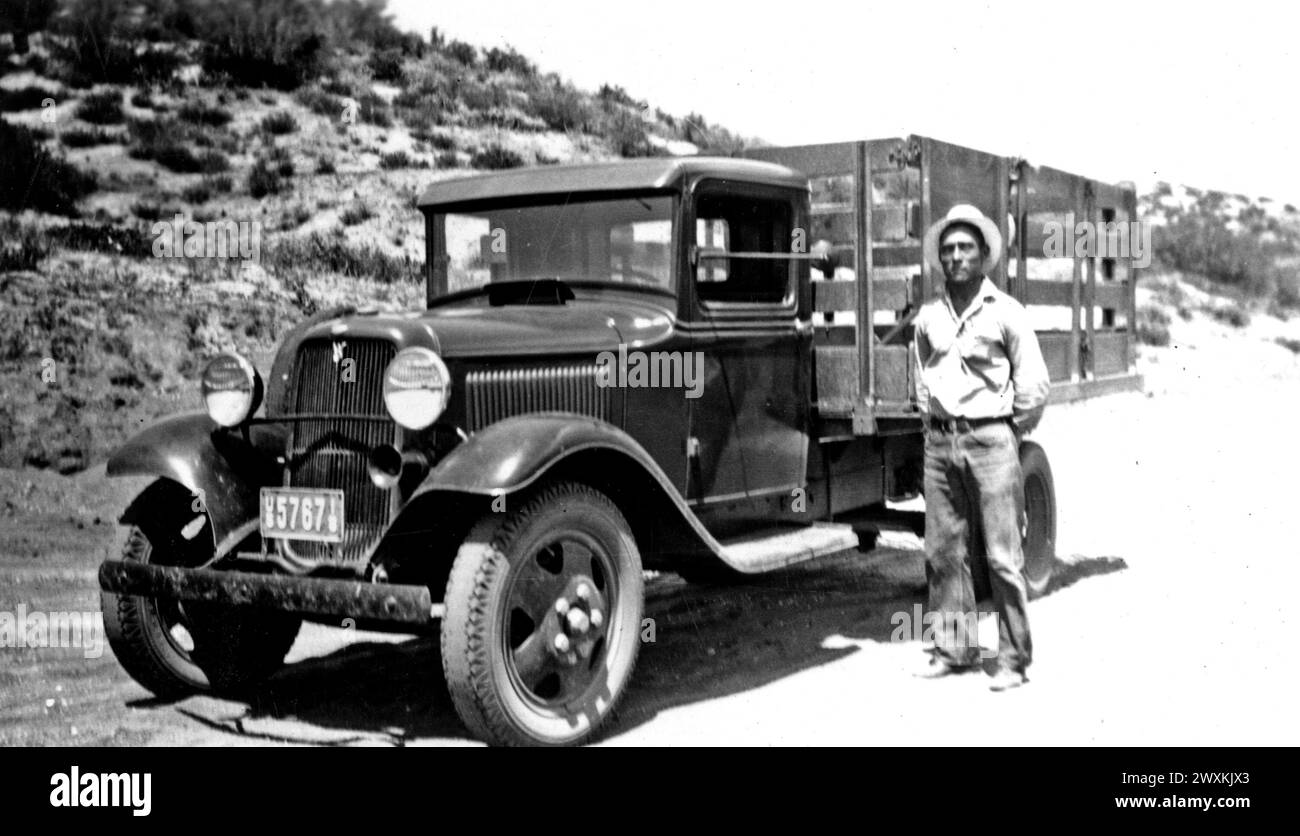 La Jolla Band of Luiseno Indians, Kalifornien: Foto von Tilano Rodriguez, Emergency Conservation Works (ECW) LKW Fahrer in La Jolla CA. 1936-1942 Stockfoto