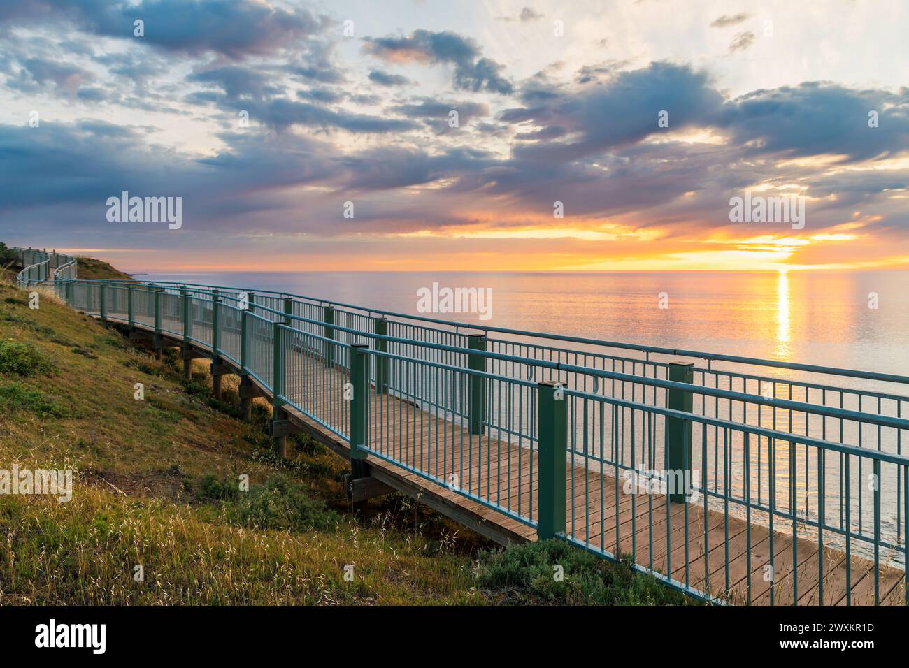 Hallett Cove neue Küstenpromenade mit Meerblick bei Sonnenuntergang, South Australia Stockfoto