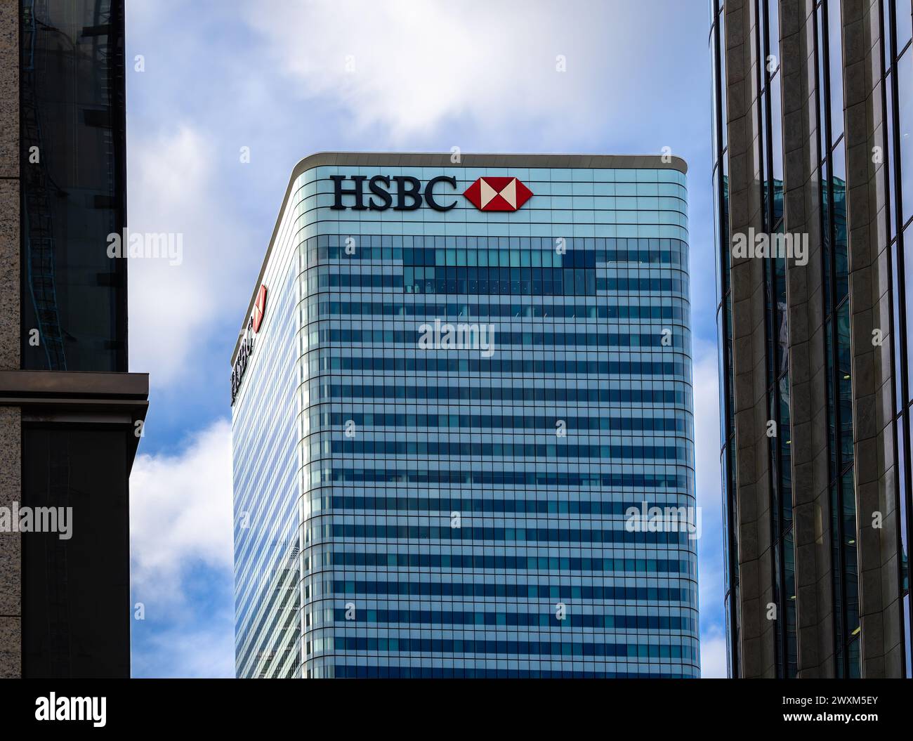 London, Vereinigtes Königreich - 26. Februar 2024: HSBC (Hong Kong and Shanghai Banking Corporation Holdings) ist eine internationale Großbank mit Sitz in London. Stockfoto