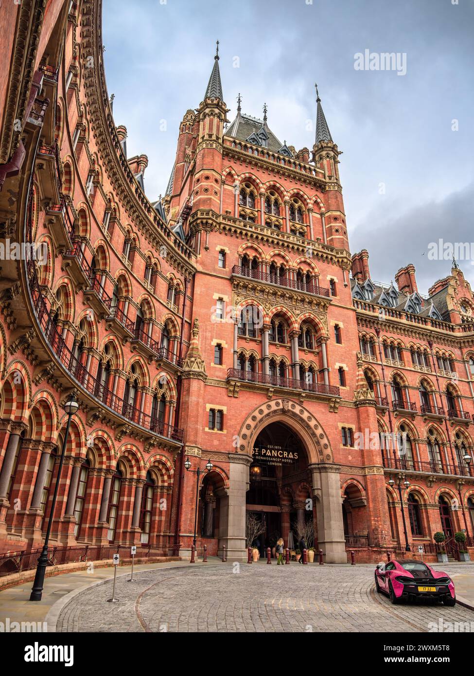 London, Vereinigtes Königreich - 26. Februar 2024: St. Pancras Renaissance Hotel, 1873 gegründet. Stockfoto