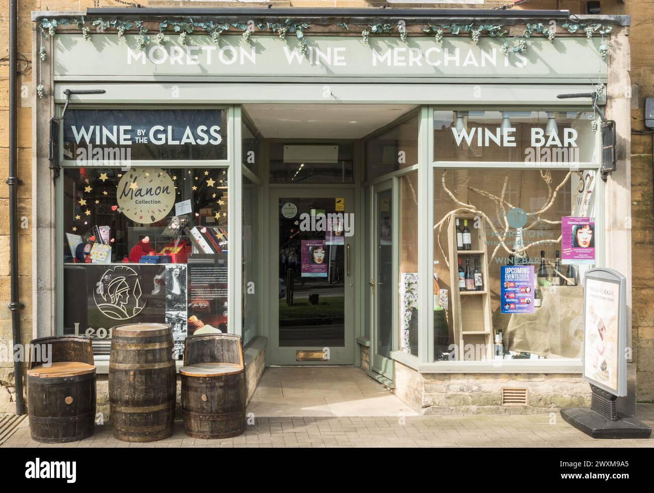 Moreton Wine Merchants und unabhängiges Unternehmen in Moreton in Marsh, Gloucestershire, England, Großbritannien Stockfoto