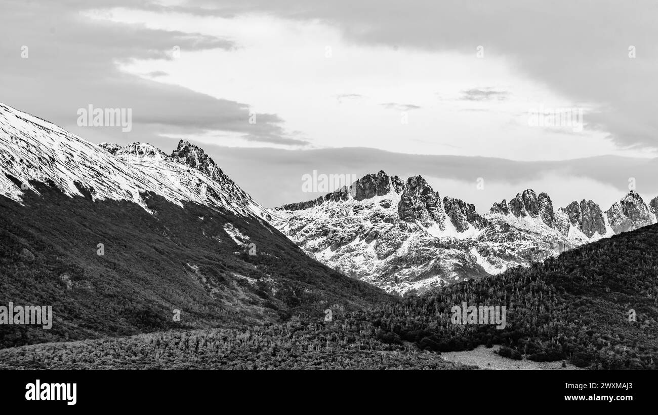 Segeln durch den Beagle Channel, an der Südspitze Südamerikas, Argentiniens und Chiles Stockfoto