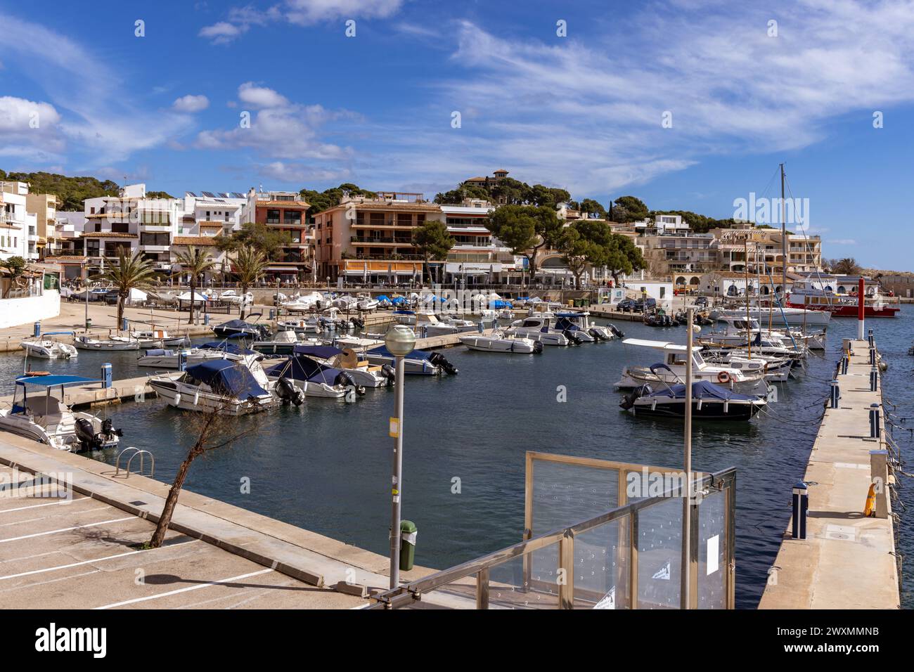 Der Hafen von Cala Ratjada in Mallorca, Spanien Stockfoto