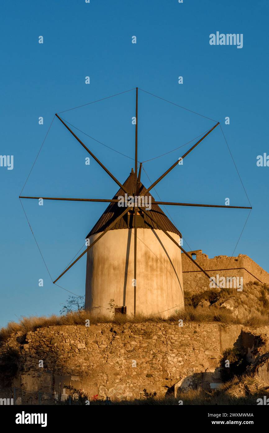 Restauriertes Monte Sacro Windmill House (Mühle Nr. 173). Historisches Erbe interessanter Ort in der Stadt Cartagena, Region Murcia, Spanien, Europa. Stockfoto
