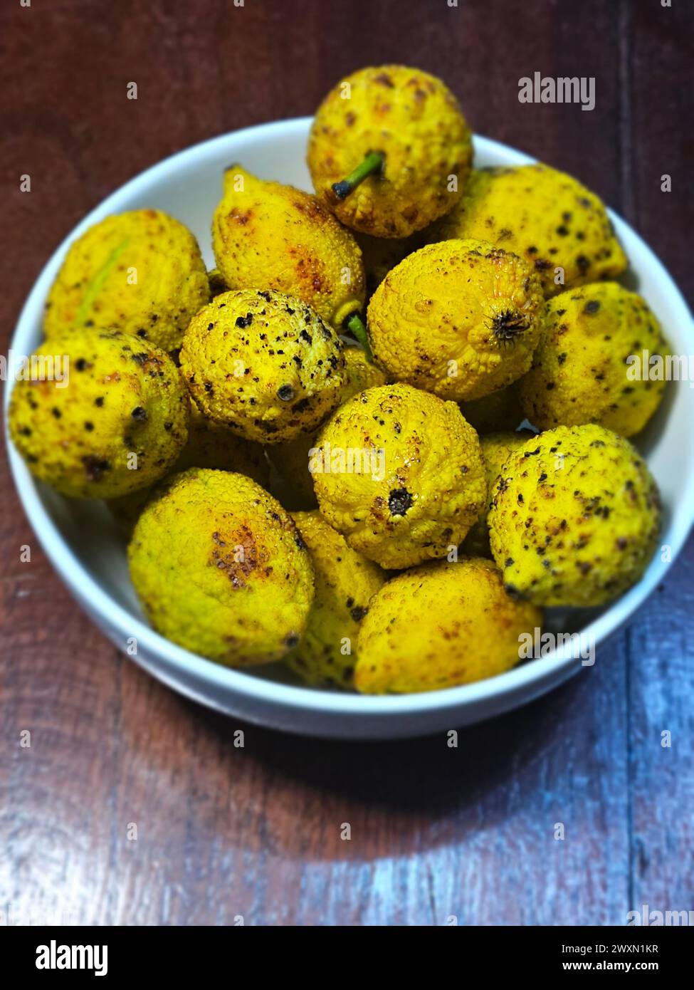 Charichuelos (Garcinia madruno) aus dem peruanischen Regenwald Stockfoto