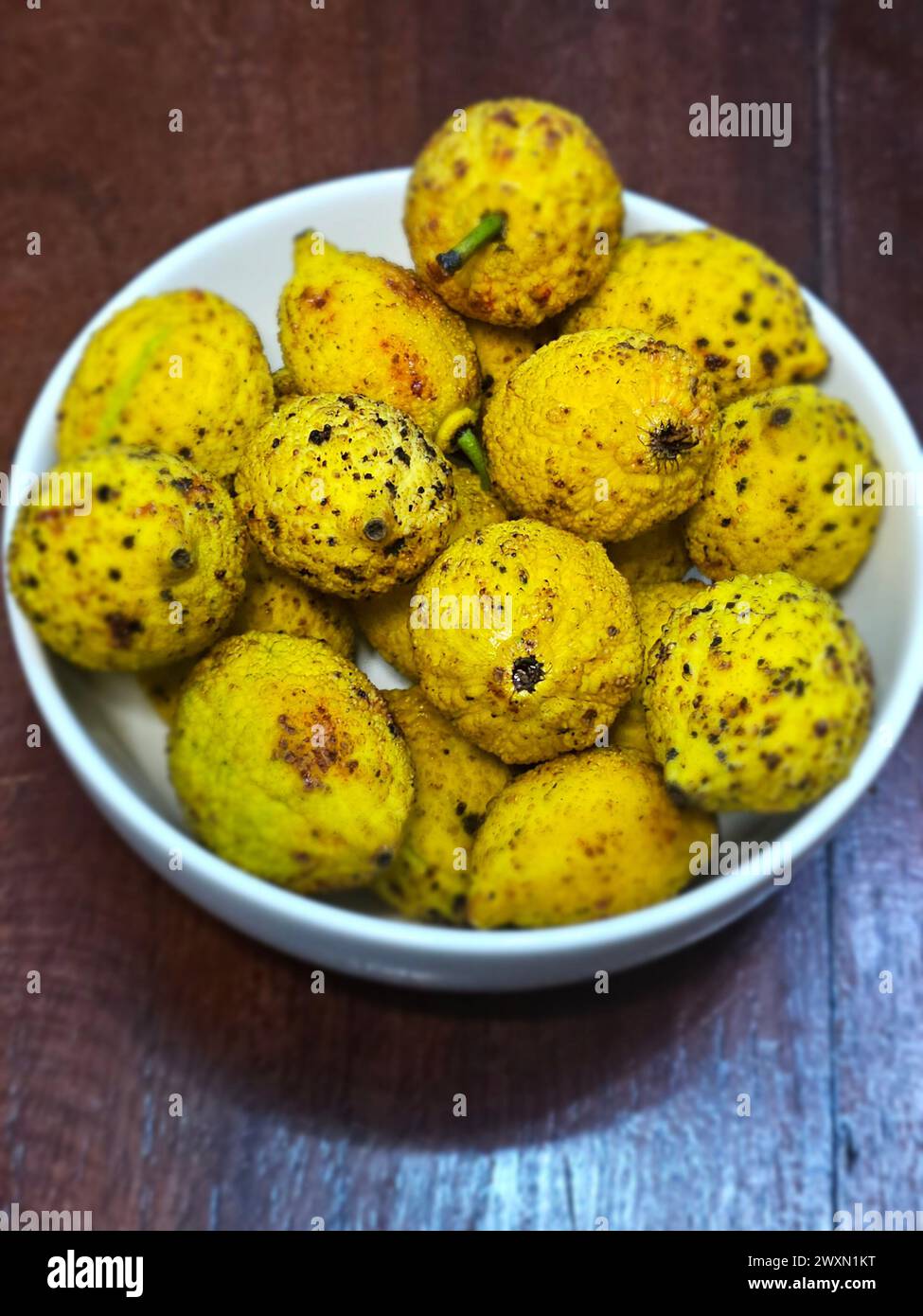 Charichuelos (Garcinia madruno) aus dem peruanischen Regenwald Stockfoto