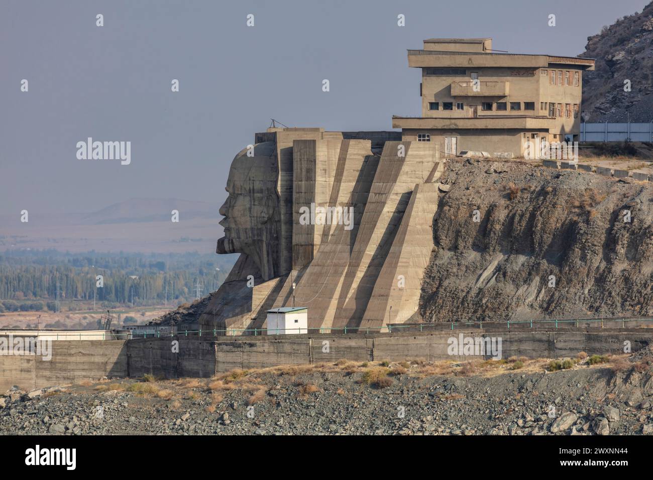 Denkmal für Wladimir Lenin, Kirow Reservoir, 1975, Region Talas, Kirgisistan Stockfoto