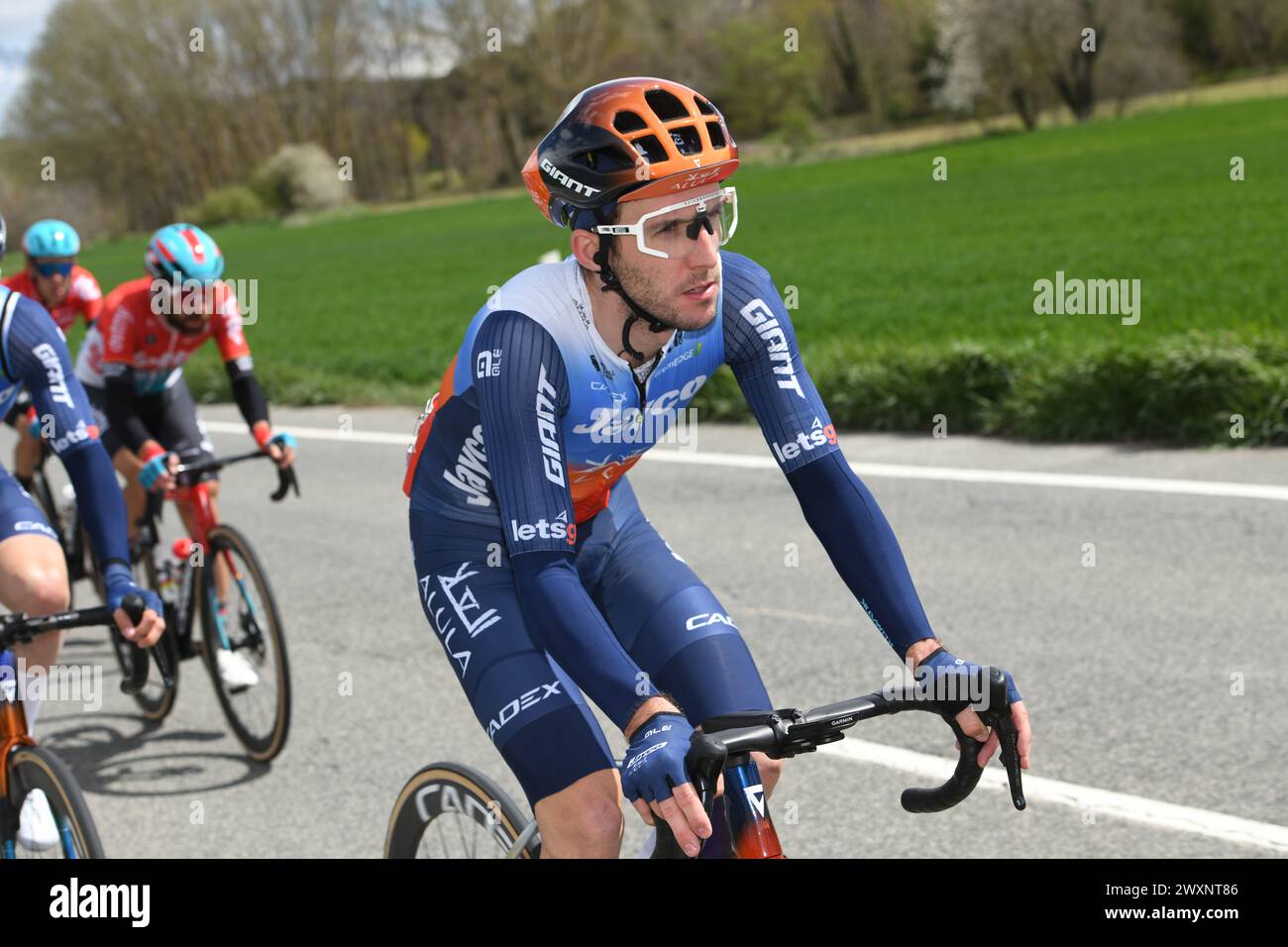 Simon Yates GBB jayco Alula Team beim GP Miguel Indurain Stockfoto