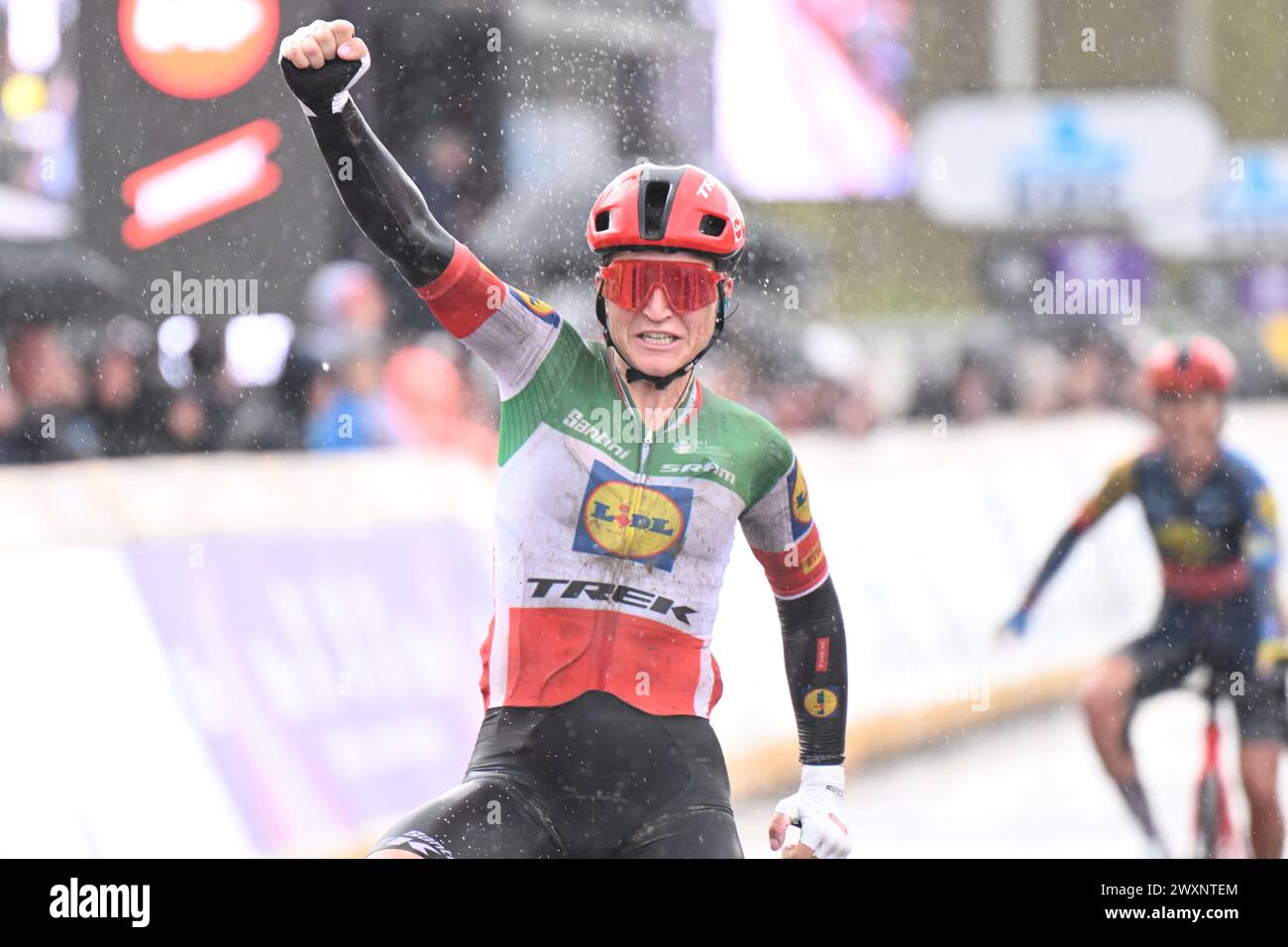 Das Team ELISA Longho Borghini Italien Lidl Trek gewinnt die Ronde van Vlaanderen Tour der Damen in Flandern Stockfoto