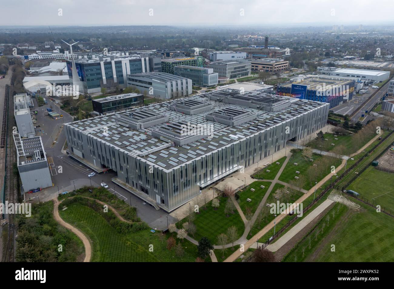 Luftaufnahme der Sky Studios (Sky Osterley) in Isleworth, Großbritannien. Stockfoto