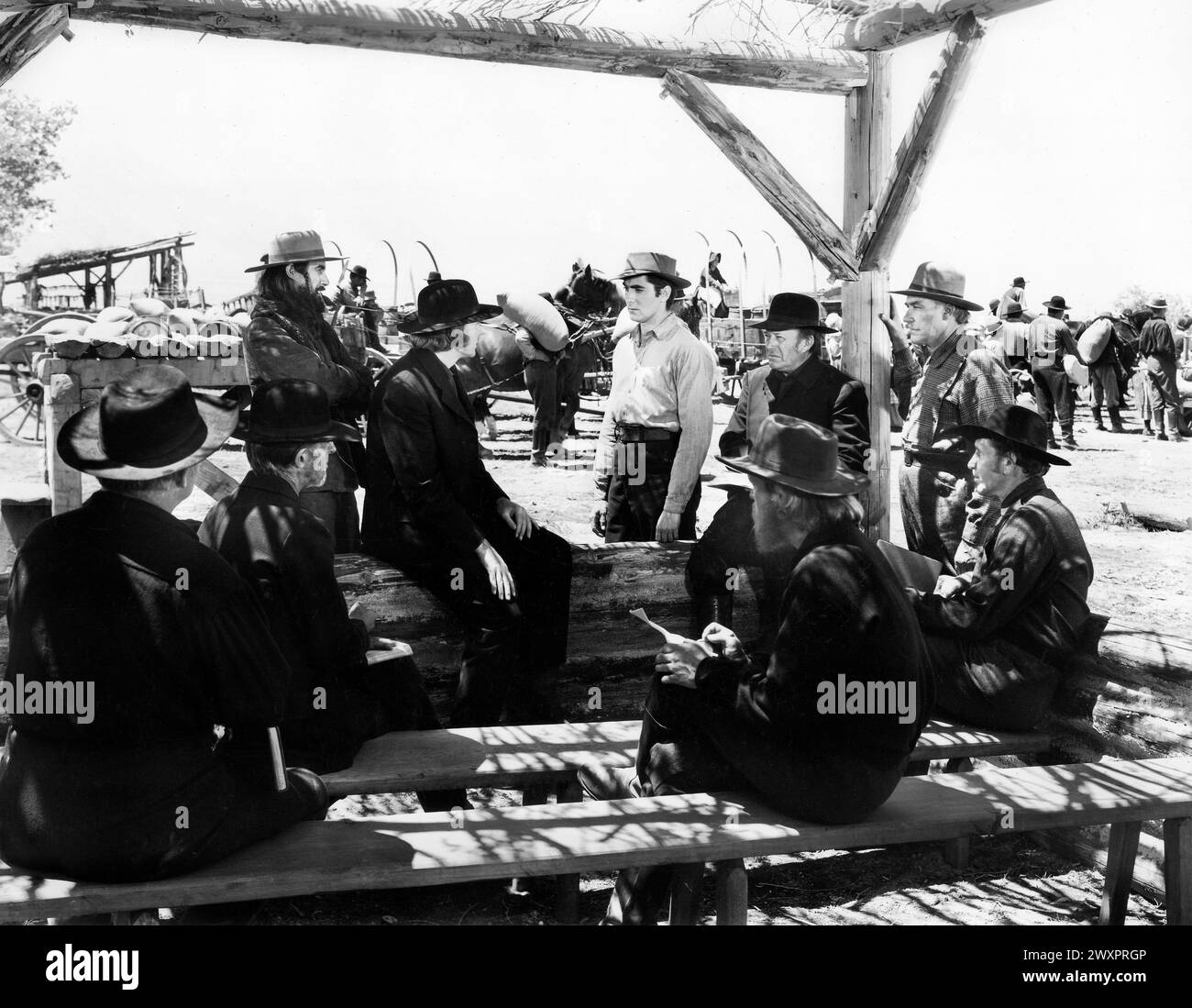 John Carradine, Tyrone Power, Dean Jagger, am Set des Films „Brigham Young“, 20th Century Fox, 1940 Stockfoto