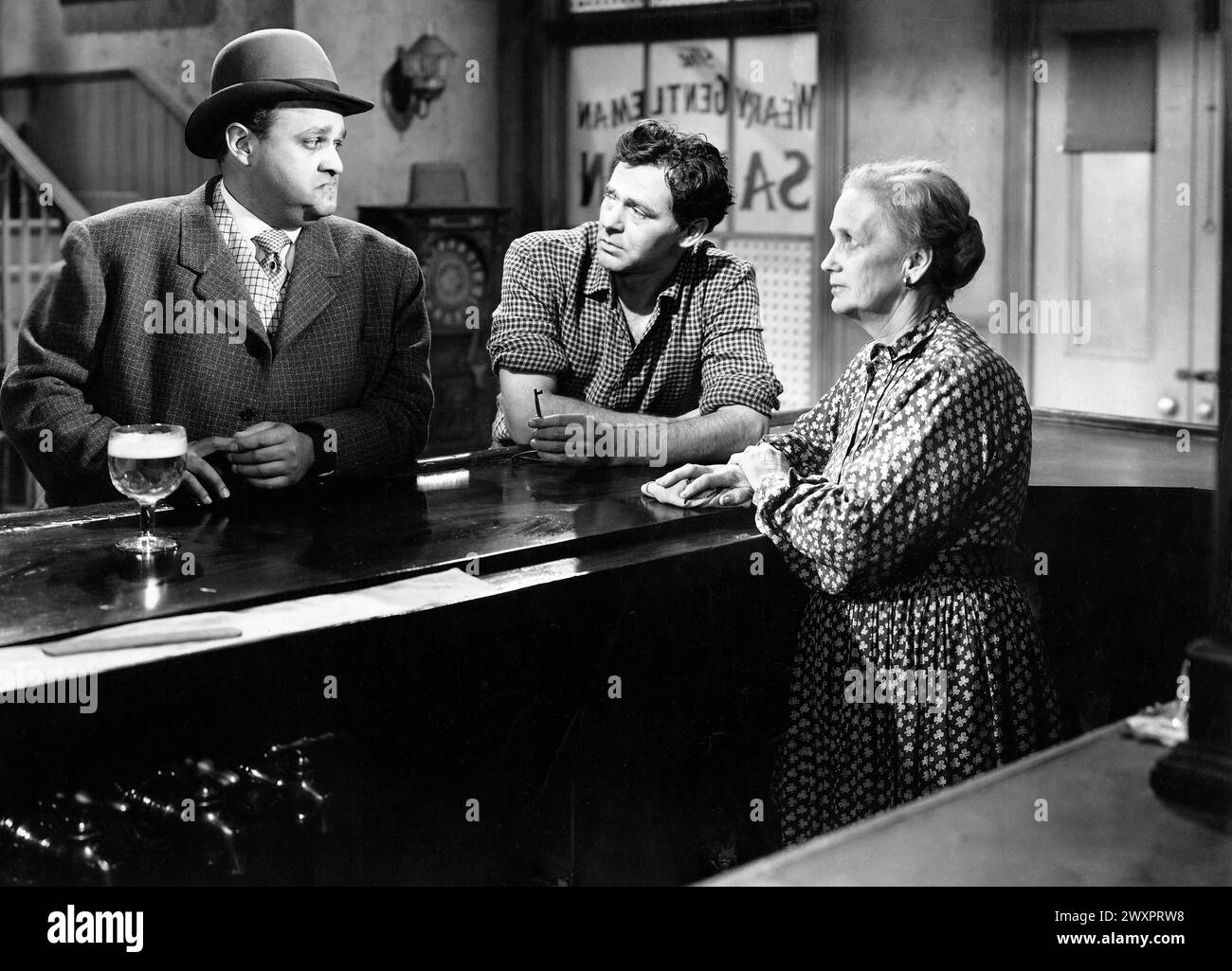 Dan Seymour, James Agee, Olive Carey, am Set des Anthologie-Films „Face to Face“, Segment „The Bride Comes to Yellow Sky“, RKO Radio Pictures, 1952 Stockfoto