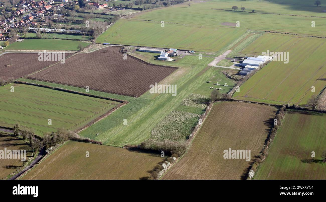 Luftaufnahme des Bagby Airfield in der Nähe von Thirsk, Nth Yorkshire. Dies ist ein Vollformatbild, das NICHT selektiv von unserem anderen 2WXRYMW-Bild auf Alamy aufgenommen wurde Stockfoto