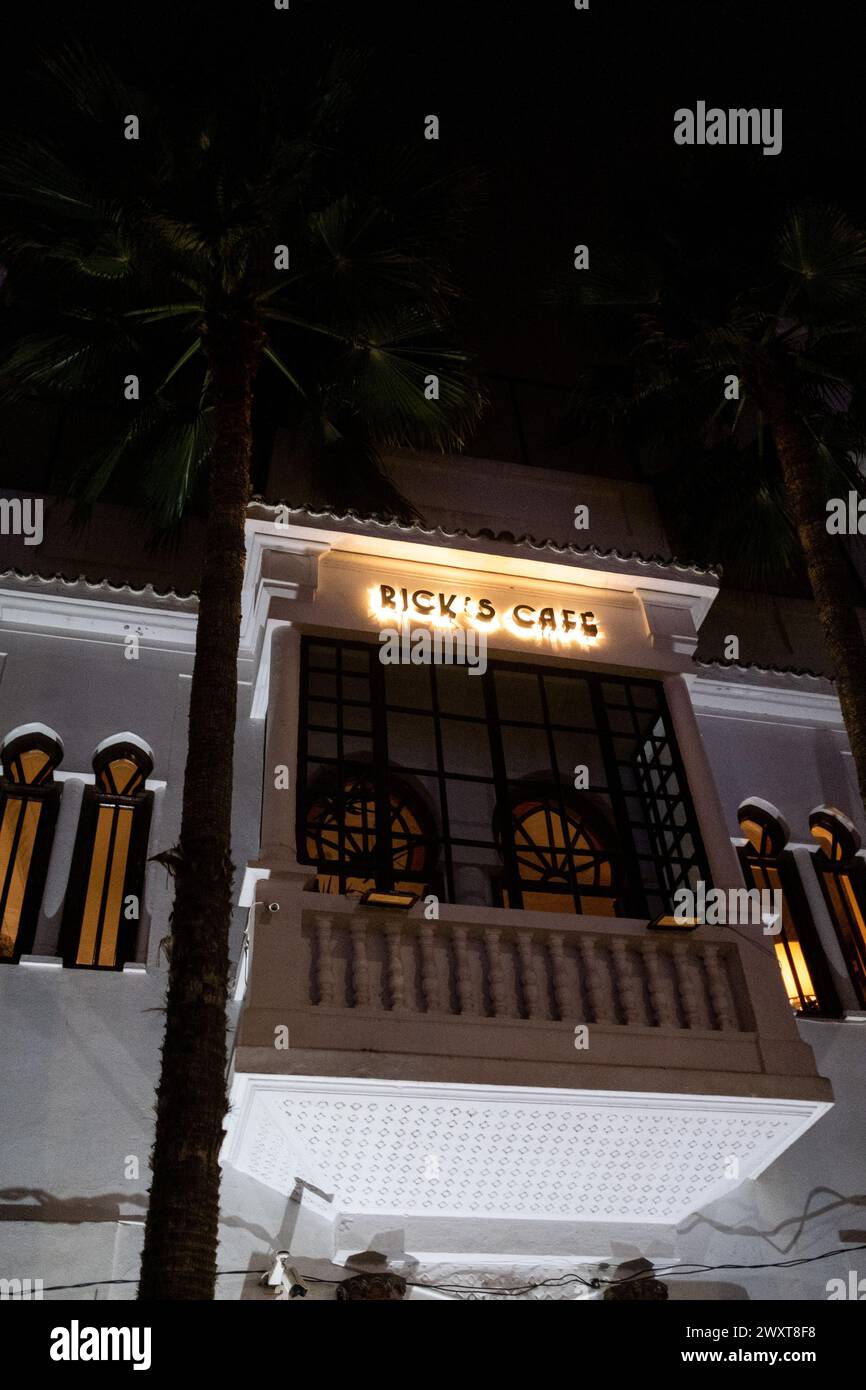 Das legendäre Rick's Cafe Restaurant am Ufer des Atlantischen Ozeans in Casablanca am 1. Oktober 2023. Casablanca, eine sich schnell entwickelnde Stadt, ist die e Stockfoto