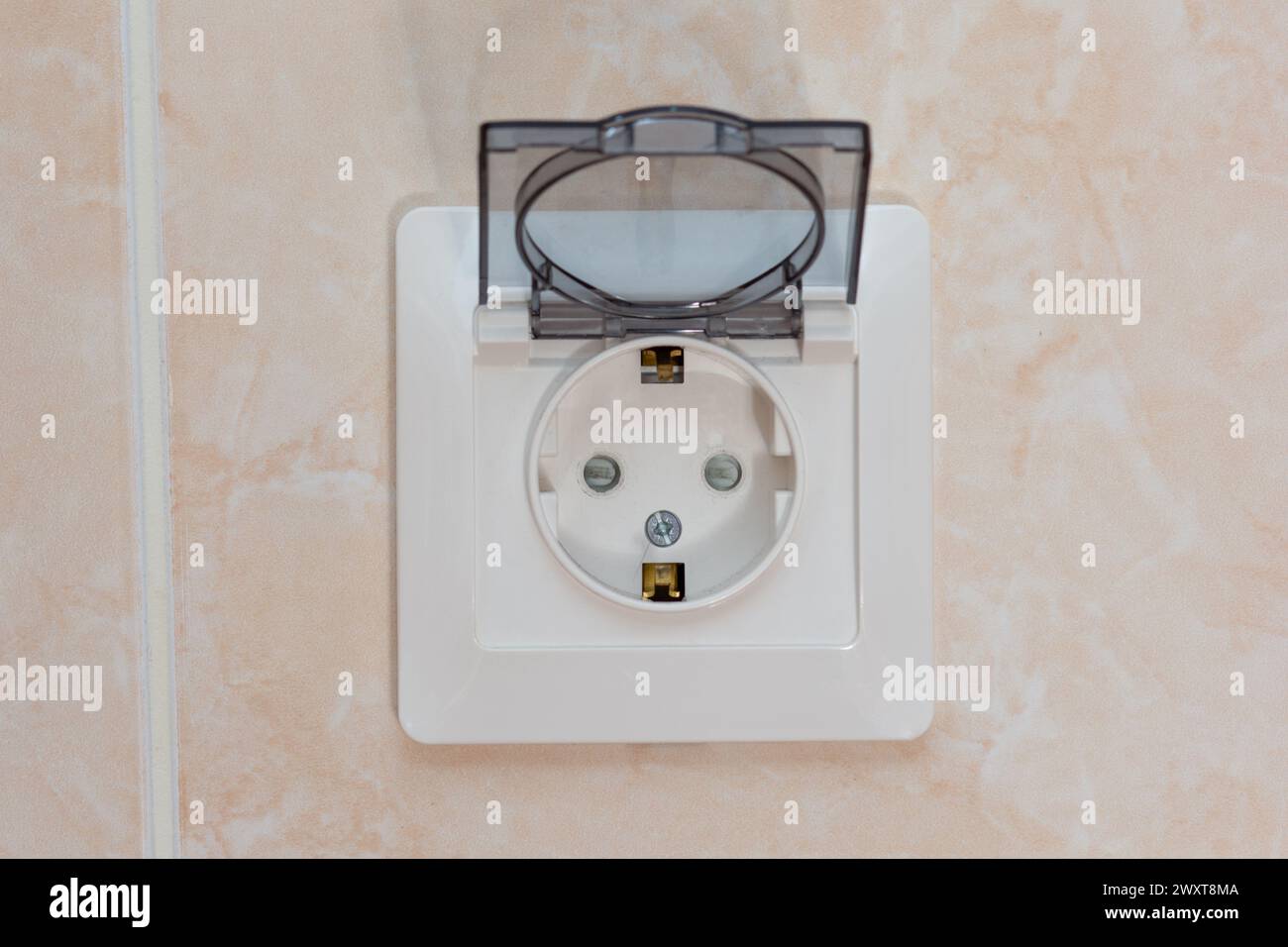 Buchse für zweipoligen Stecker mit Deckel Stockfoto