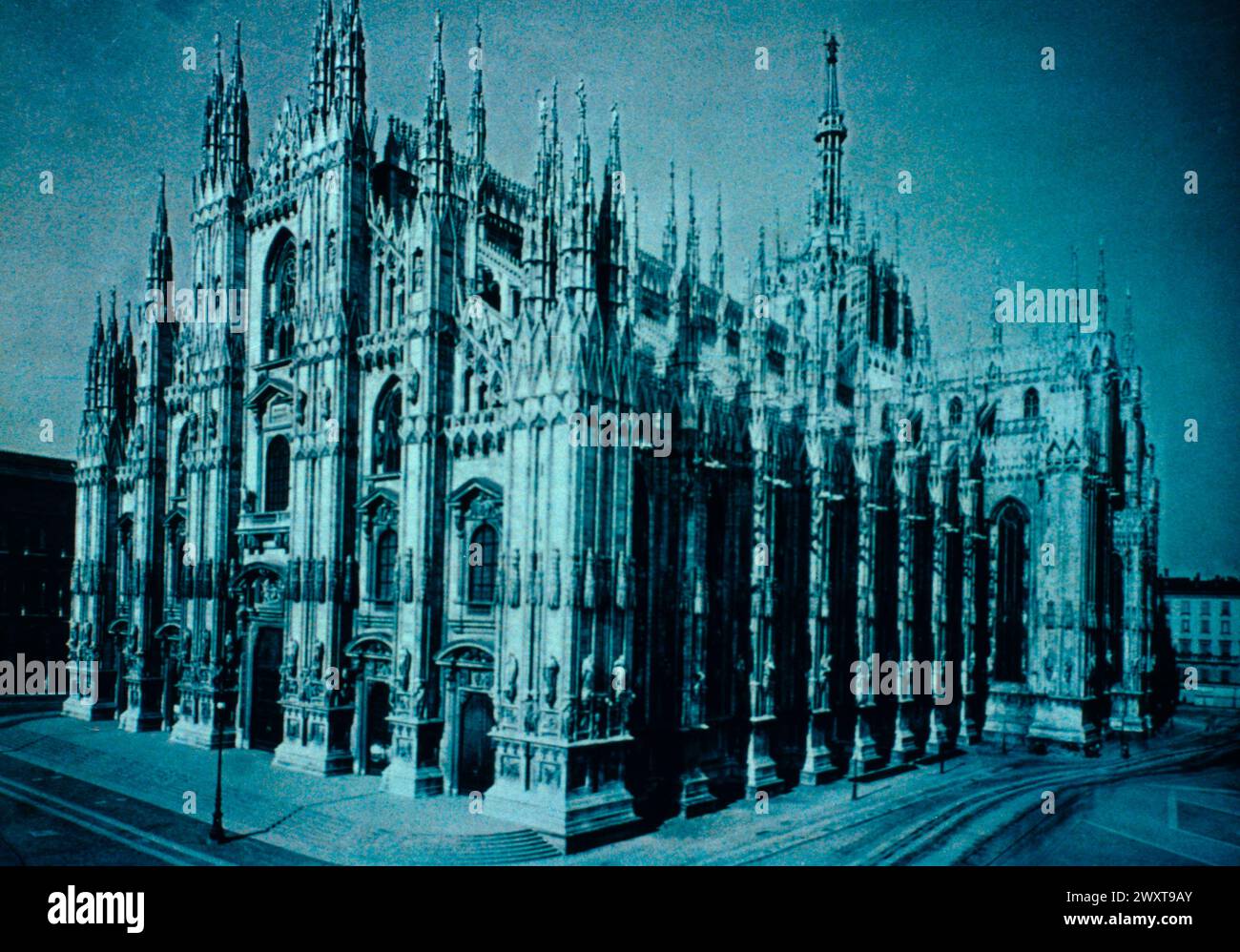 Blick aus der Vogelperspektive auf die gotische Kathedrale, Mailand, Italien 1980er Jahre Stockfoto