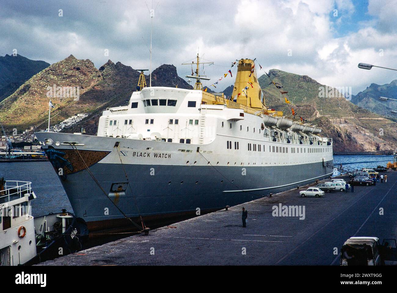 Passagier- und Frachtschiff 'Black Watch', gebaut 1966 am Kai auf Teneriffa, Kanarischen Inseln, Spanien 1976 Stockfoto