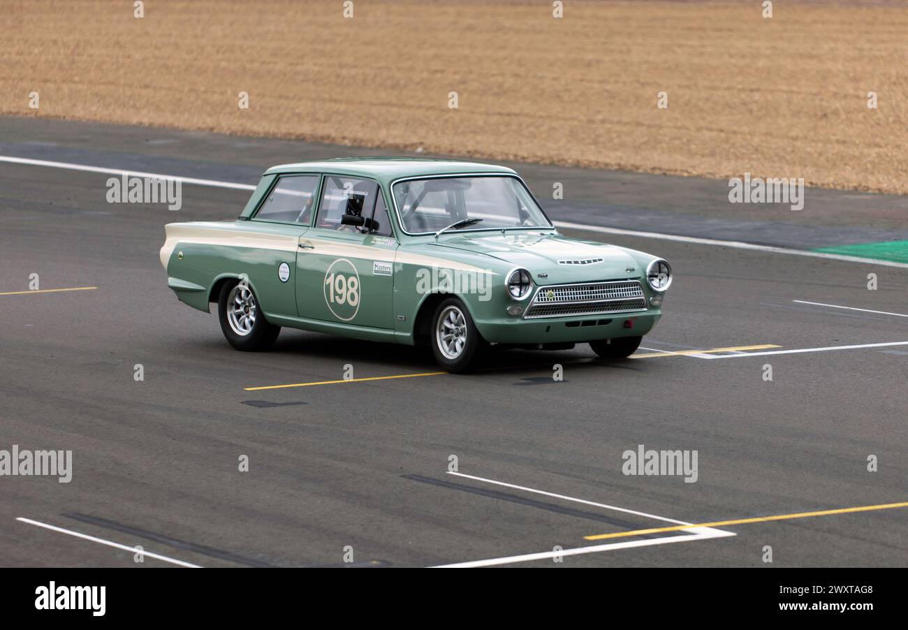 Graham Pattle und Mark Burton's Green and Cream, 1965, Ford Lotus Cortina, während der Adrian Flux Trophy für das Transatlantic Pre'66 Touring Cars Race Stockfoto Graham Pattle und Mark Burton's Green and Cream, 1965, Ford Lotus Cortina, während der Adrian Flux Trophy für das Transatlantic Pre'66 Touring Cars Race Stockfoto