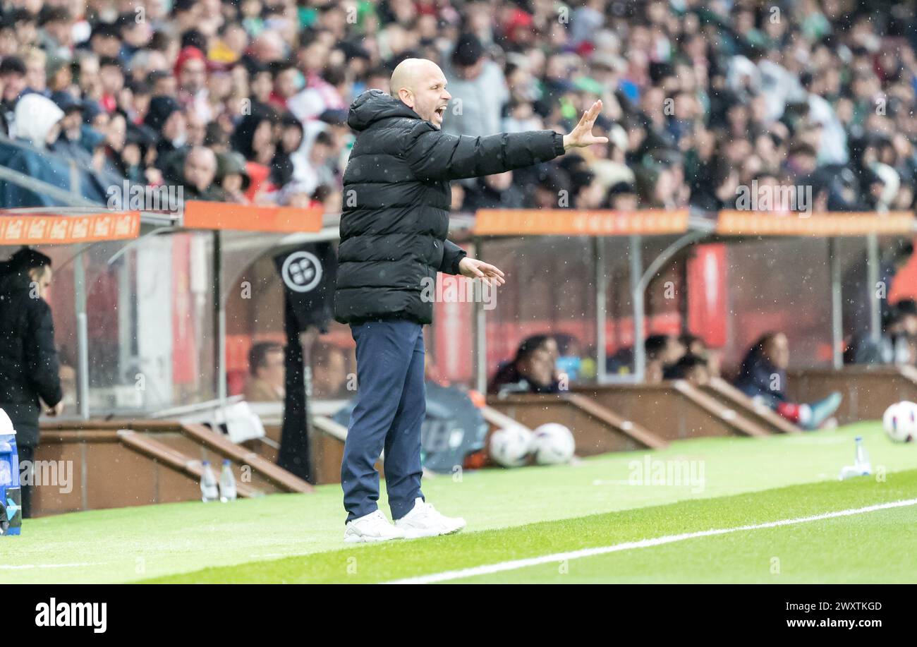 Gijón, Asturien, Nordspanien - LaLiga HYPERMOTION, 2. Liga, Spieltag 33, Real Sporting de Gijón - RC Santander, auf dem Molinón-Feld Stockfoto