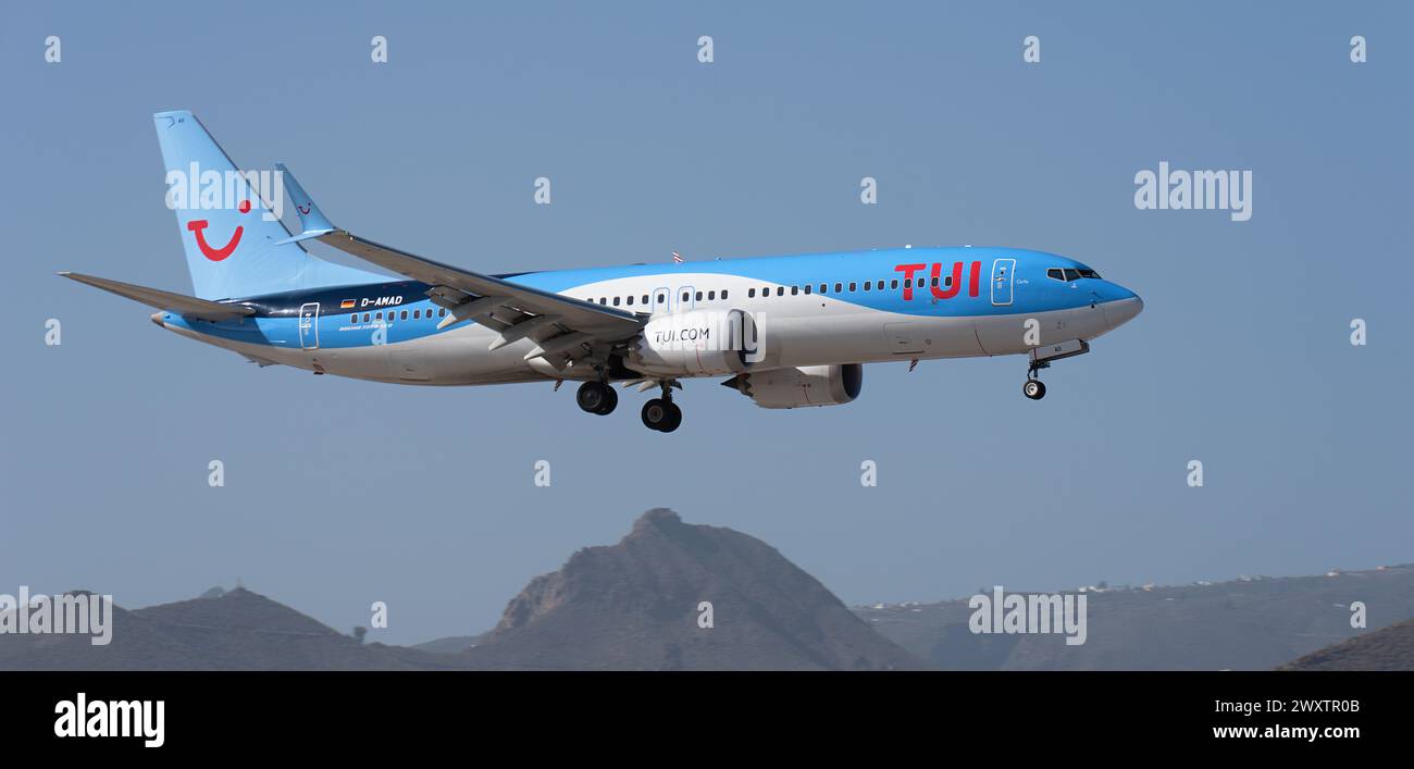 Flughafen Teneriffa Süd Abflug - Tuifly www.alamy.de