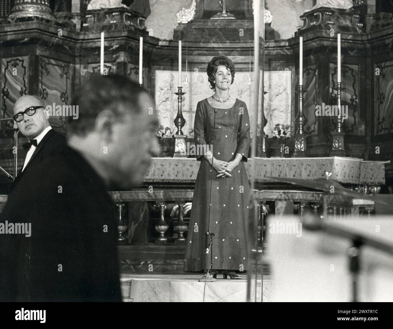 DUKE ELLINGTON und Alice Babs Sjšblom machen eine Fernsehaufnahme und ein Konzert in der Kirche Gustav Vasa in Stockholm Stockfoto