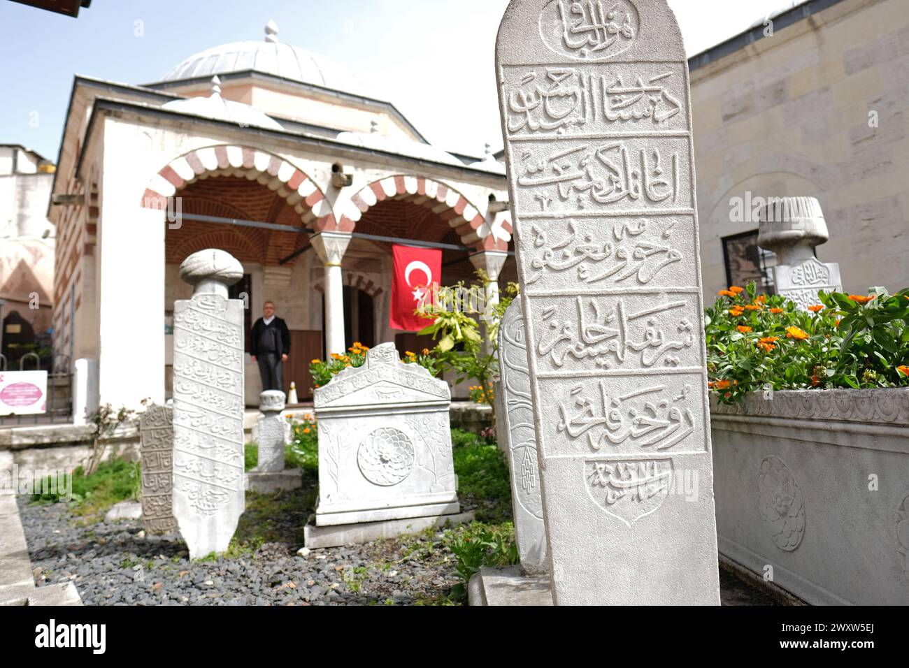 Istanbul Türkei - Alte ottomanische Gräber am Sinan Pasa Medresesi (Sinan Pascha Madrassah) im Bezirk Beyazit Stockfoto