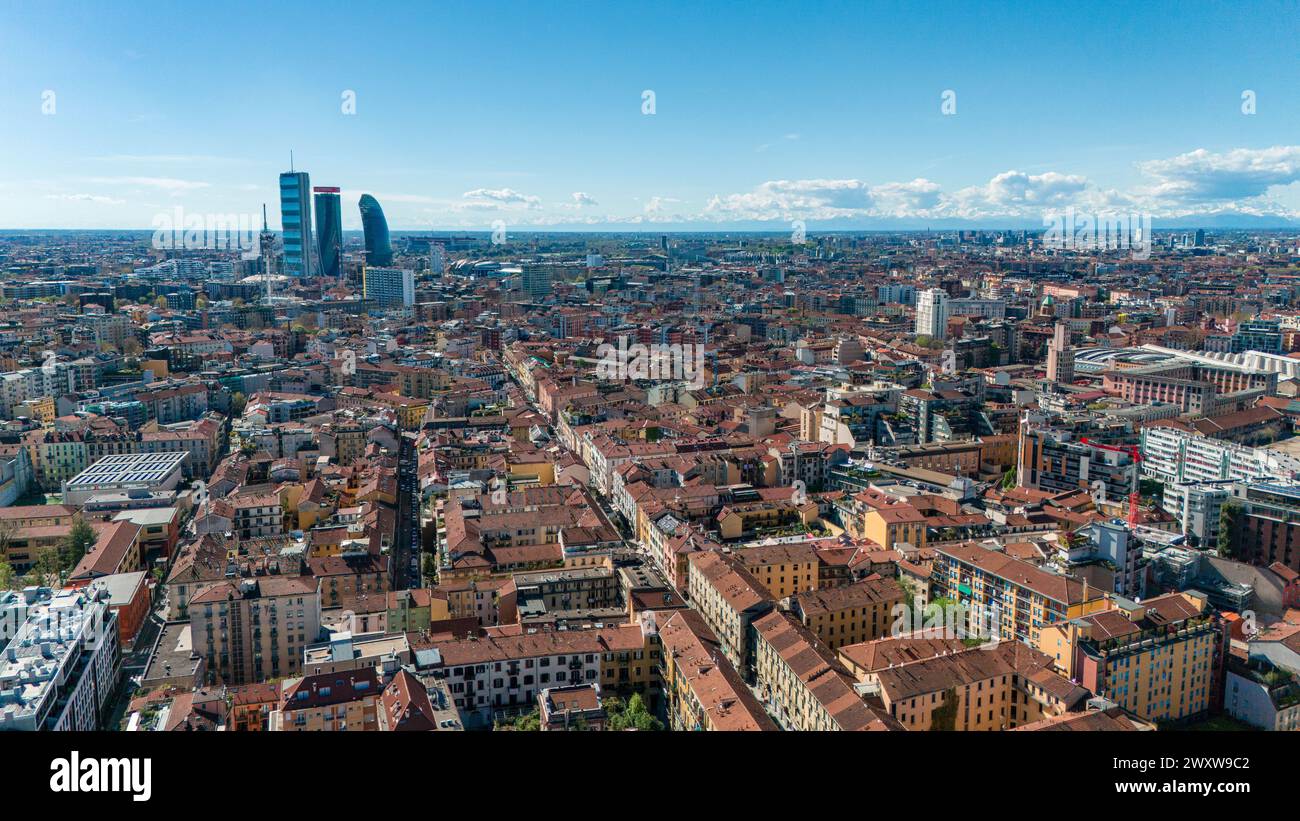 Aus der Vogelperspektive auf CityLife mit dem drei Turm, dem Straight One (Allianz Tower), dem Twisted One (Generali Tower), dem gebogenen Turm. Mailand Italien Stockfoto