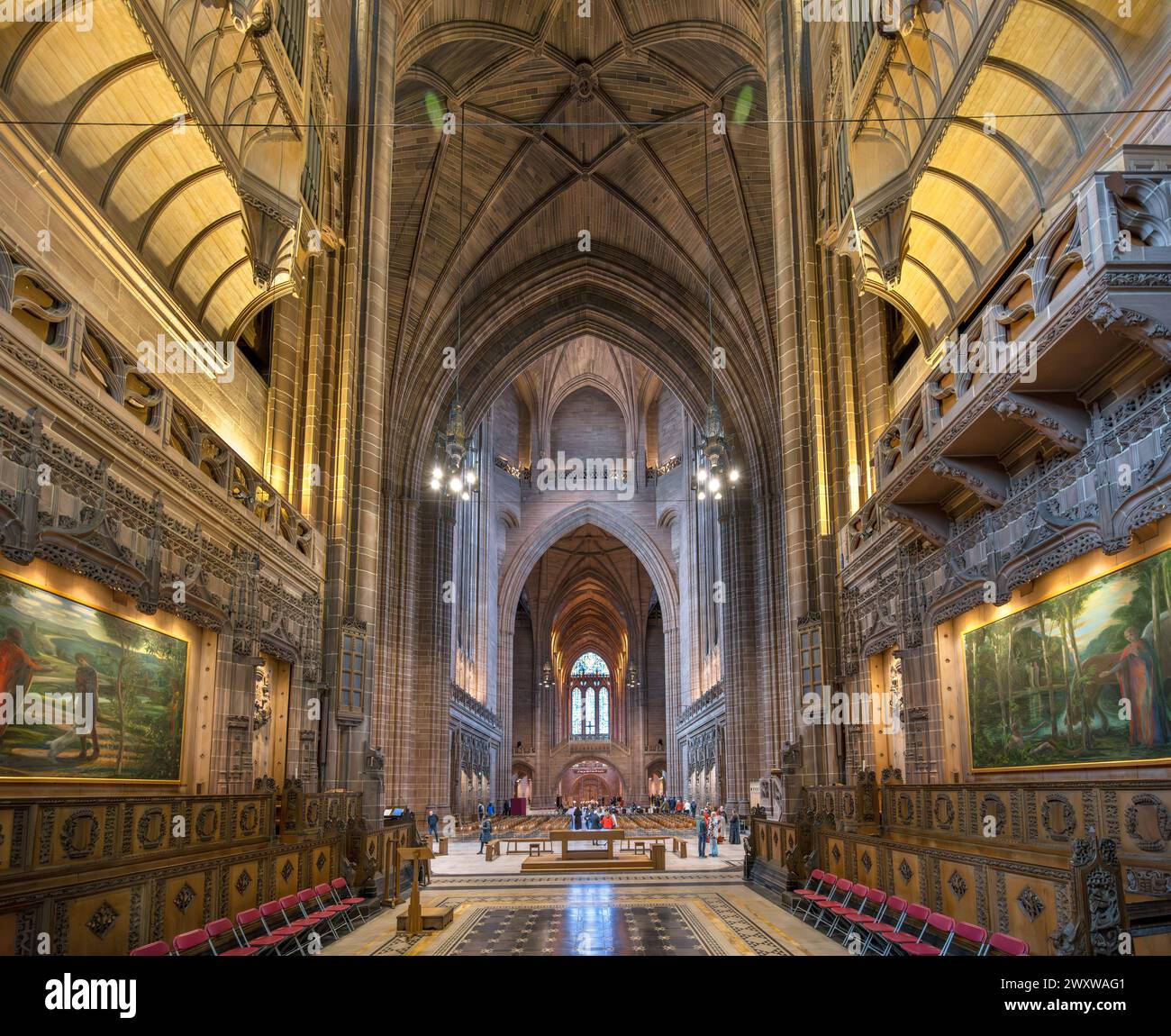 Blick auf das Kirchenschiff der Anglikanischen Kathedrale von Liverpool vom Chor, Liverpool, England, Großbritannien Stockfoto