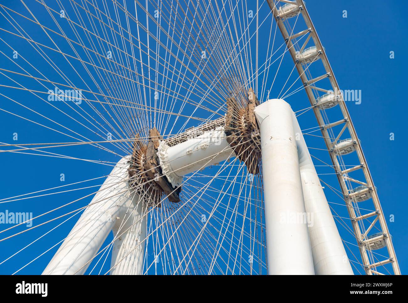 Ein Nahbild des Ain Dubai Riesenradmechanismus. Stockfoto