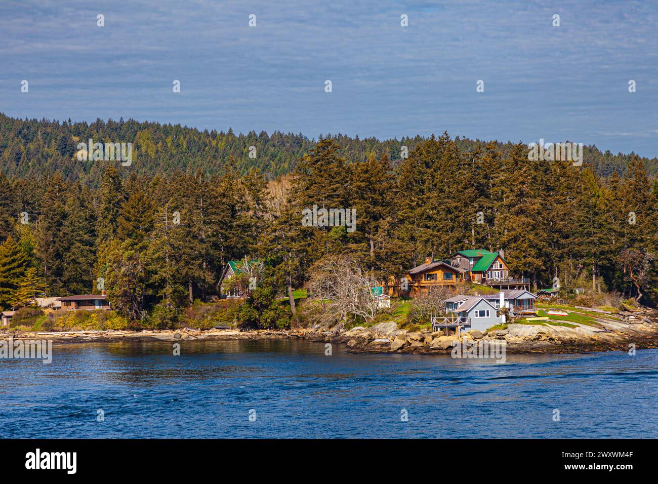 Häuser am Wasser an der Südspitze der Insel Galiano in British Columbi Canada Stockfoto