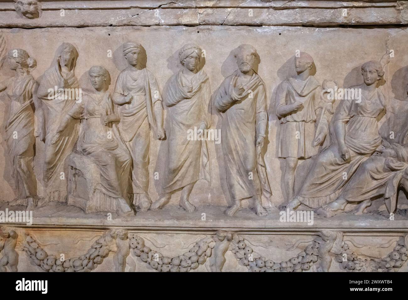 Sarkophag mit Deckel, 2. Jahrhundert, Ephesus, Archäologisches Museum, Istanbul, Türkei Stockfoto