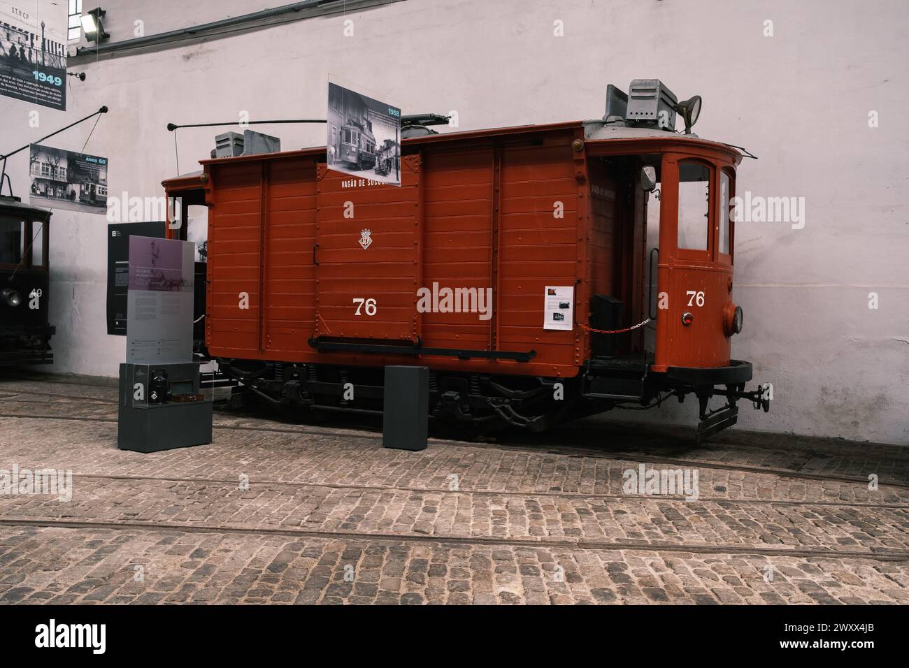 Madrid, Spanien. April 2024. Tram-Museum Von Porto. Museu do Carro Eléctrico. Eine ehemalige Stromstation, die ein Museum beherbergt, das der Geschichte der Straßenbahnen in Porto gewidmet ist. April 2024 Portugal (Foto: Oscar Gonzalez/SIPA USA) Credit: SIPA USA/Alamy Live News Stockfoto