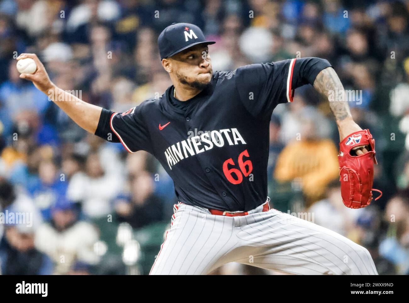Milwaukee, Usa. April 2024. Der Minnesota Twins Relief Pitcher