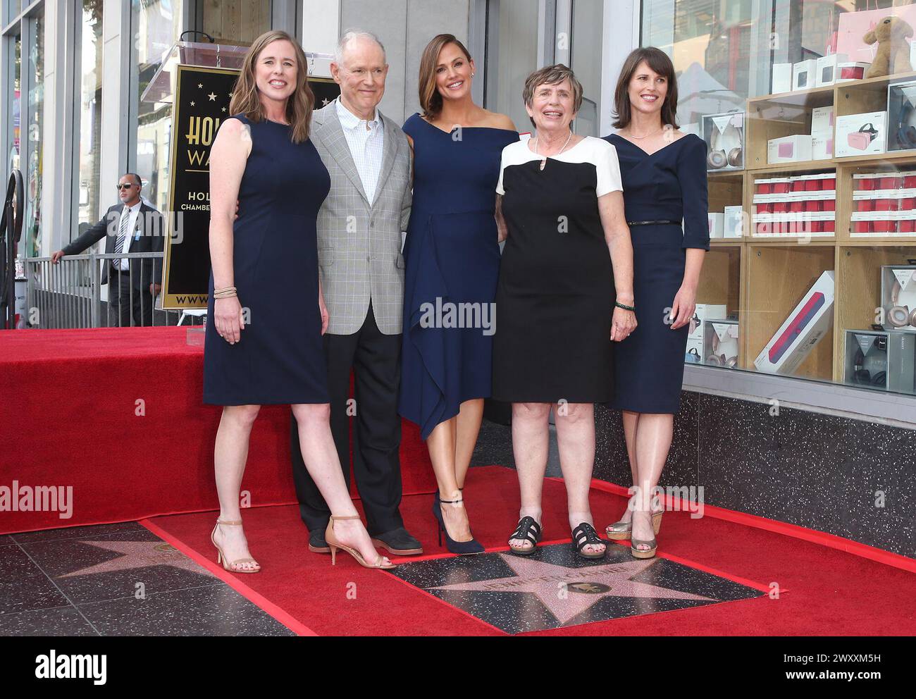 20. August 2018, Hollywood, Kalifornien, USA: Susannah Kay Garner Carpenter, William John Garner, Jennifer Garner, Patricia Ann Garner und Melissa Garner Wylie. Jennifer Garner mit Star auf dem Hollywood Walk of Fame geehrt. (Kreditbild: © Faye Sadou/AdMedia via ZUMA Wire) NUR REDAKTIONELLE VERWENDUNG! Nicht für kommerzielle ZWECKE! Stockfoto