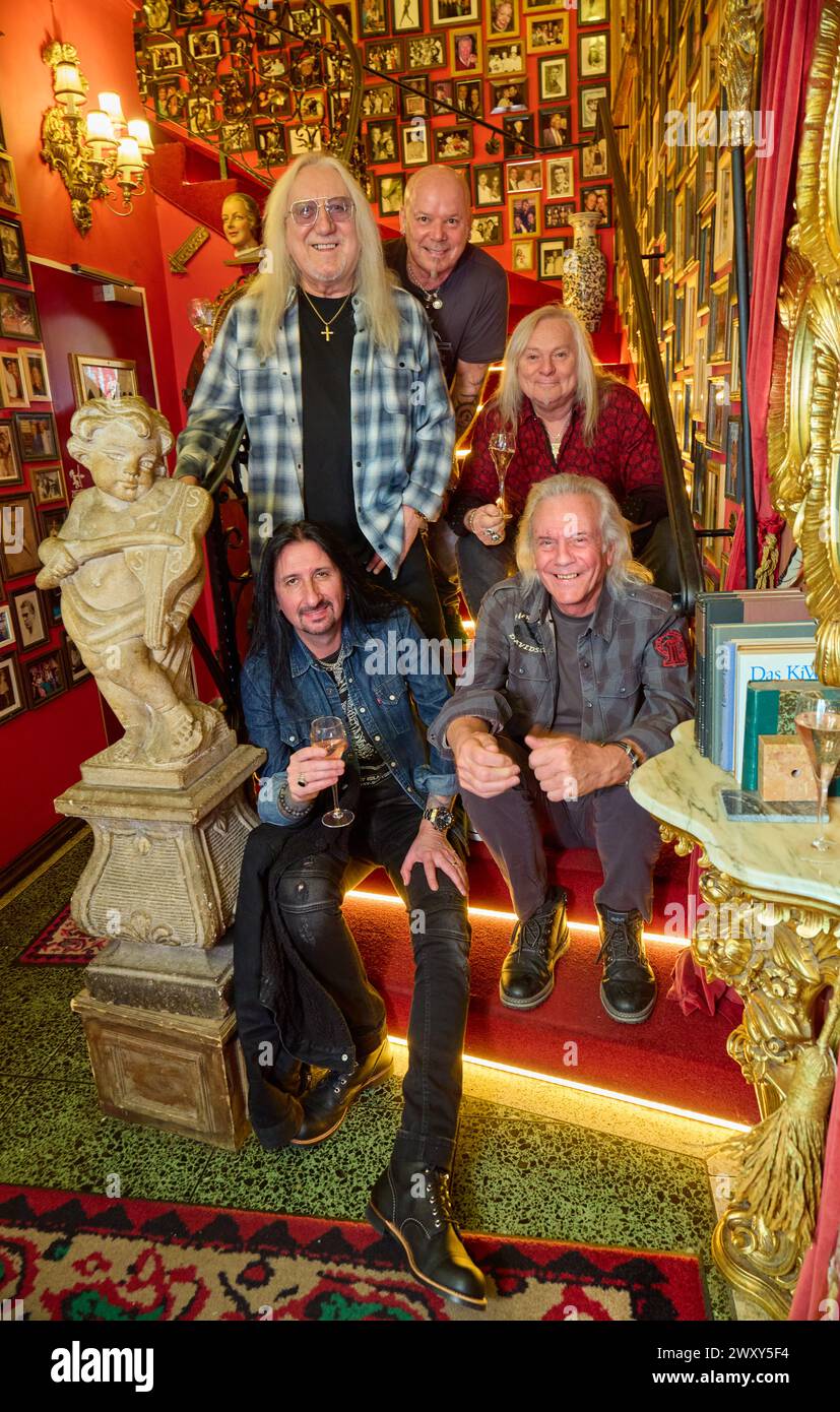 URIAH HEEP (Bernie Shaw, Mick Box, Davey Rimmer, Russell Gilbrook, Phil Lanzon), Kultband Uriah Heep, besucht am 31. März 2024 den Marchfelderhof in Deutsch Wagram. - 20240331 PD14761 Credit: APA-defacto Datenbank und Contentmanagement GmbH/Alamy Live News Stockfoto