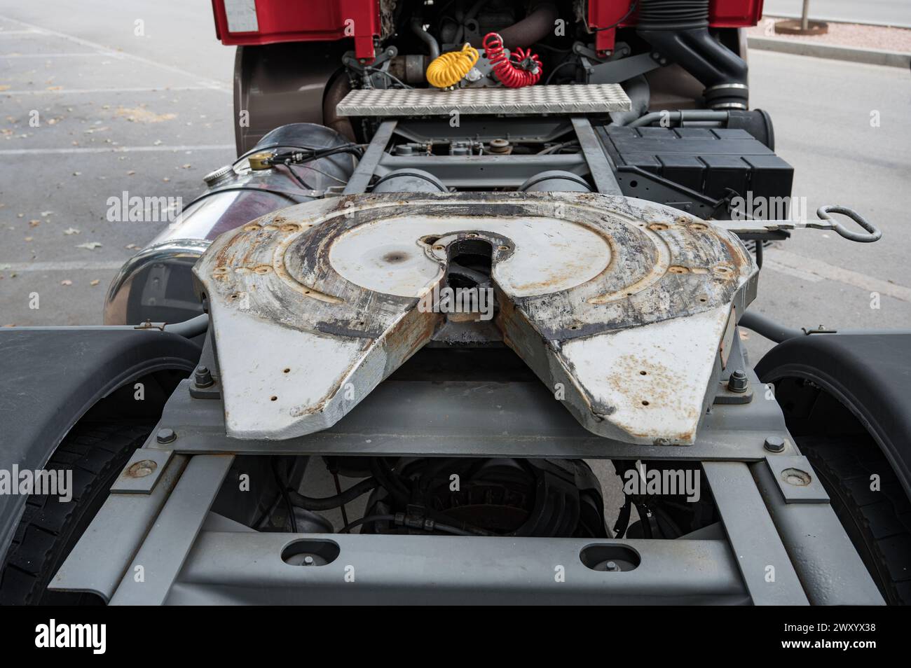 Detailansicht der Anhängekupplung oder Sattelkupplung zum Ankuppeln des Anhängers an den Lkw Stockfoto