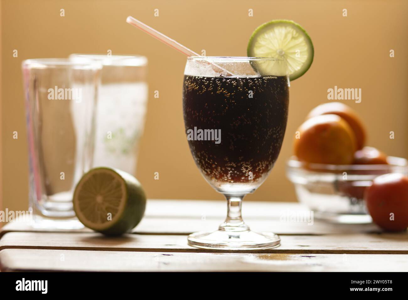 Erfrischende Getränke löschen den Durst und lindern die Hitze des Sommers. Stockfoto